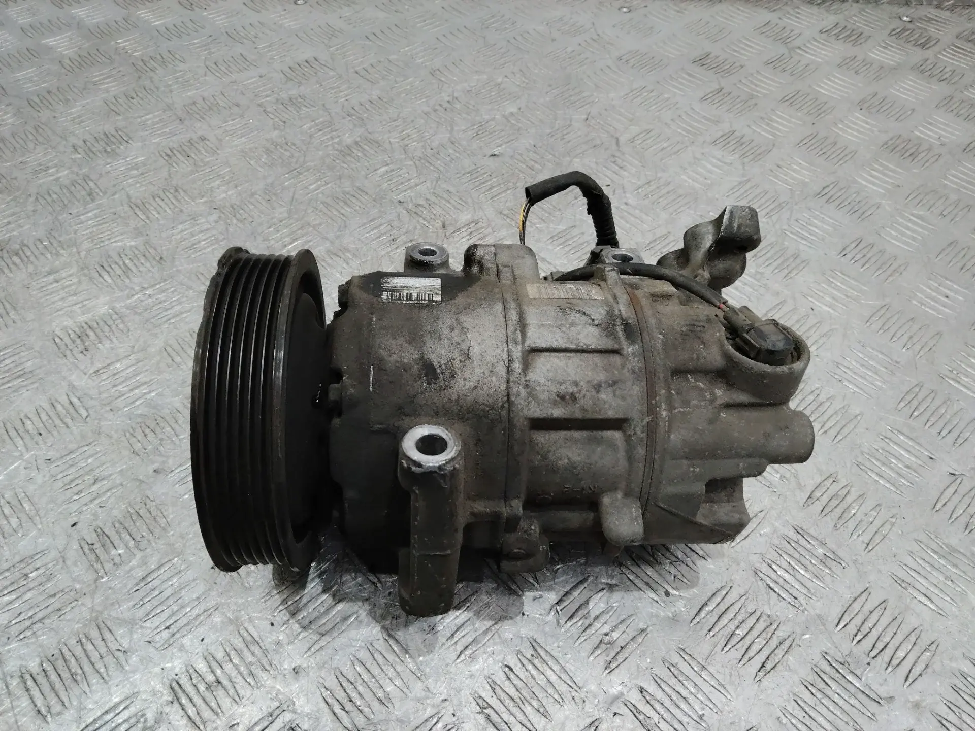 Компрессор кондиционера 8200939386