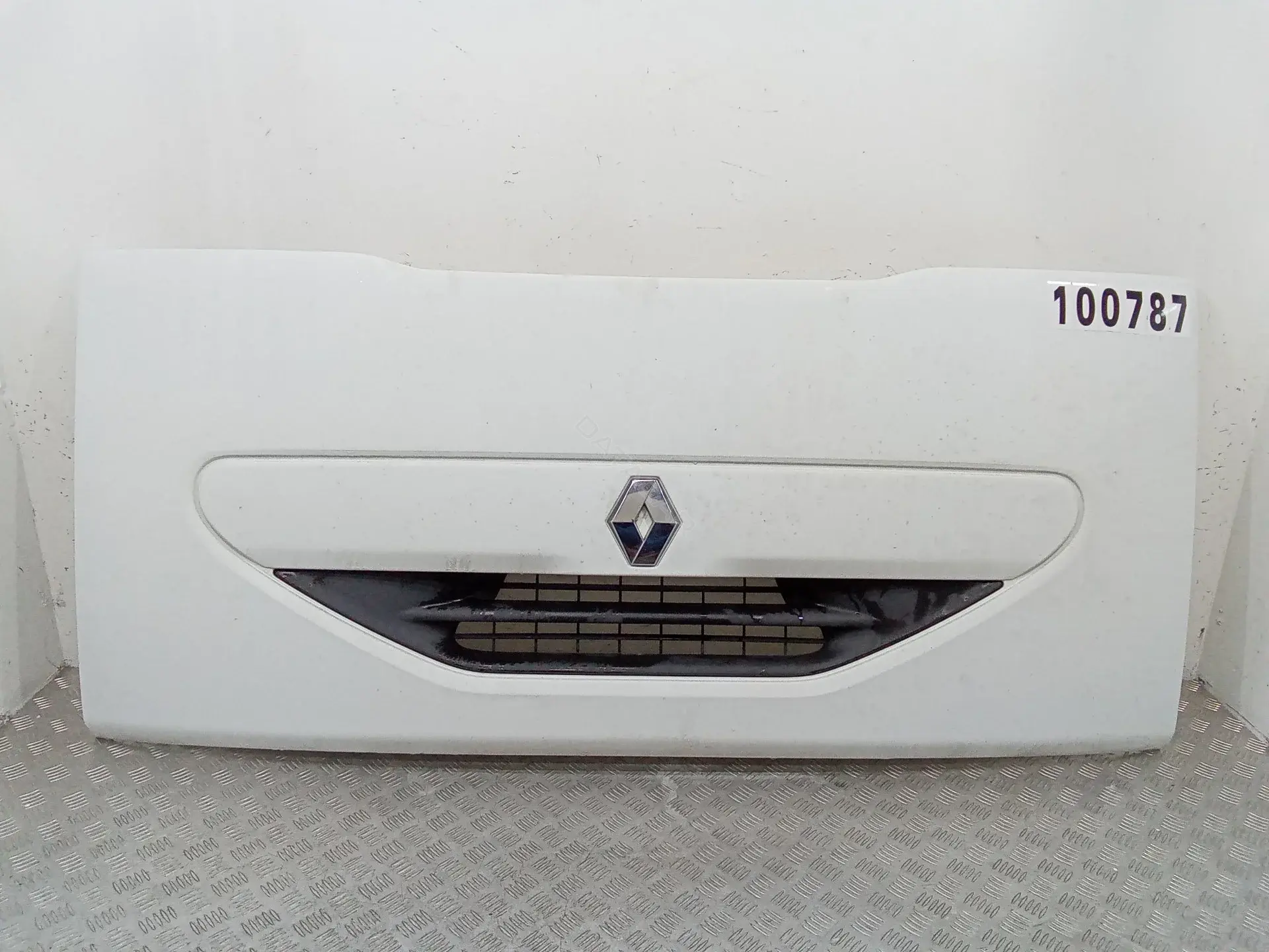 Капот 5010301618