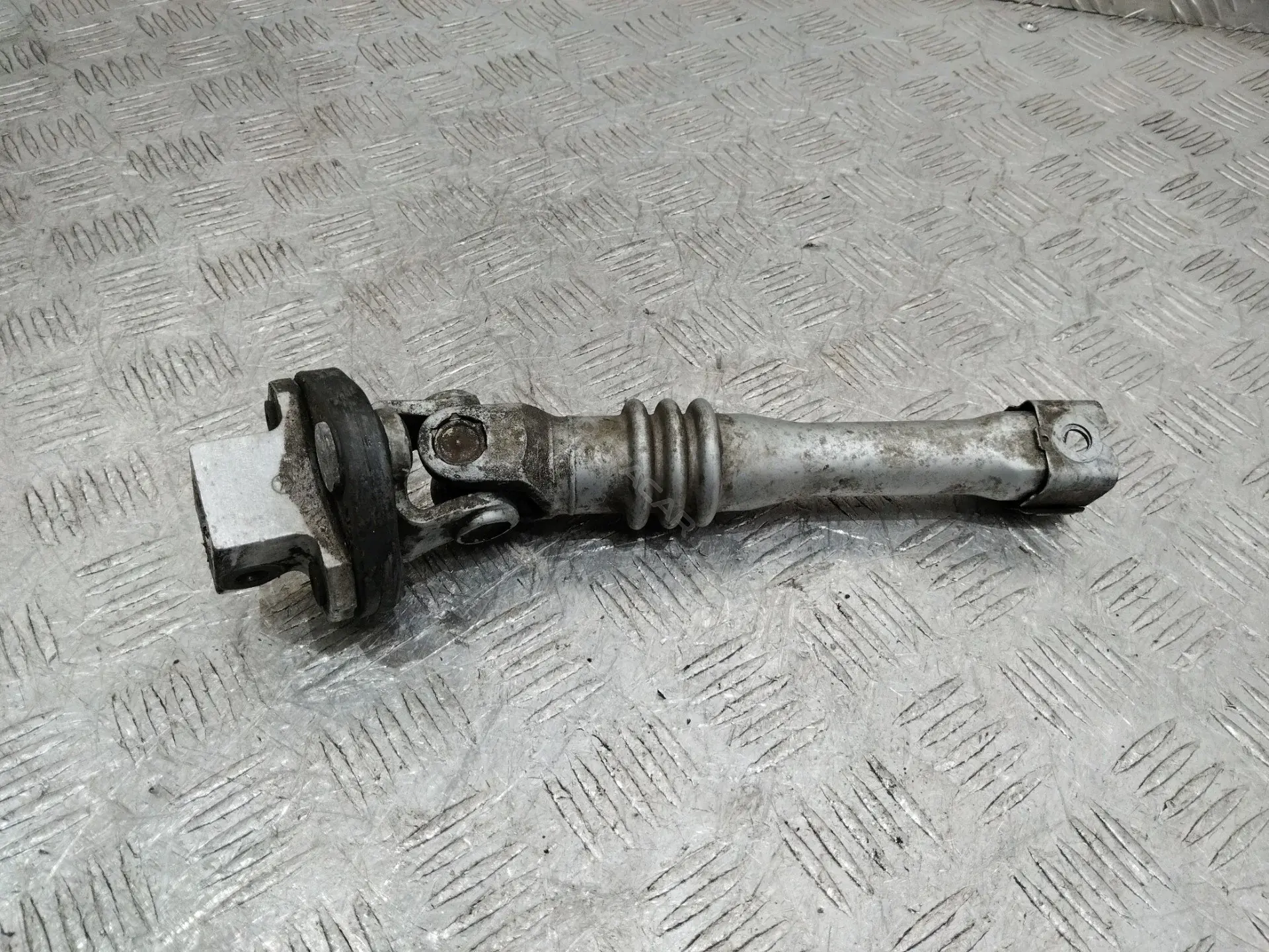 Рулевой карданчик A2034620278