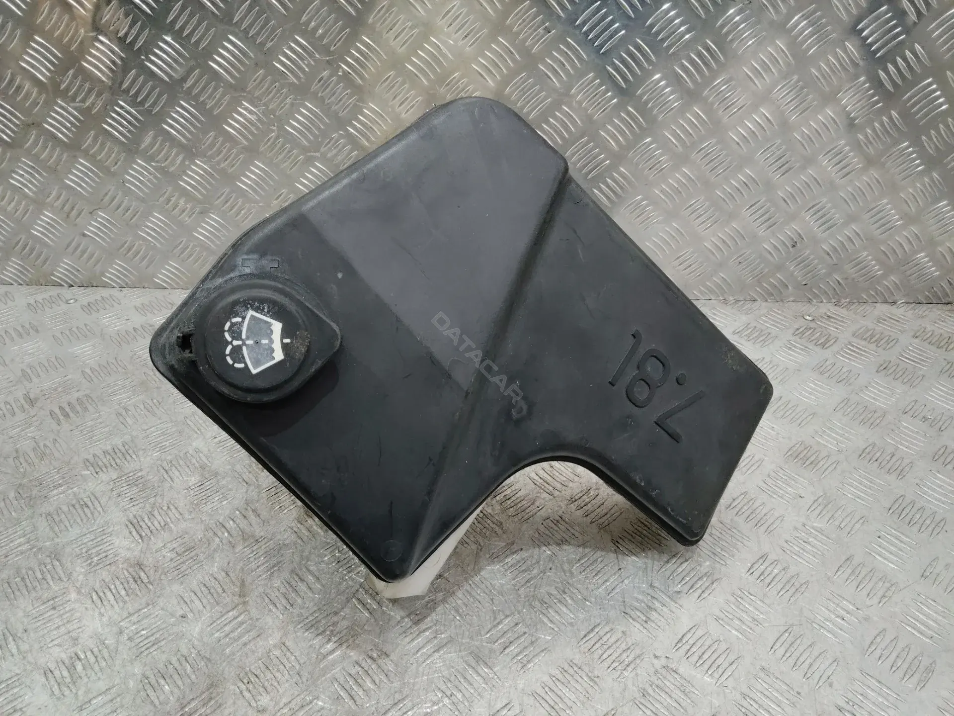 Бачок омывателя 61678252738