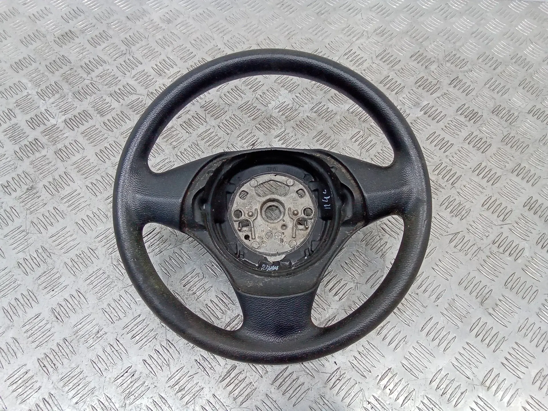 Руль 6763076