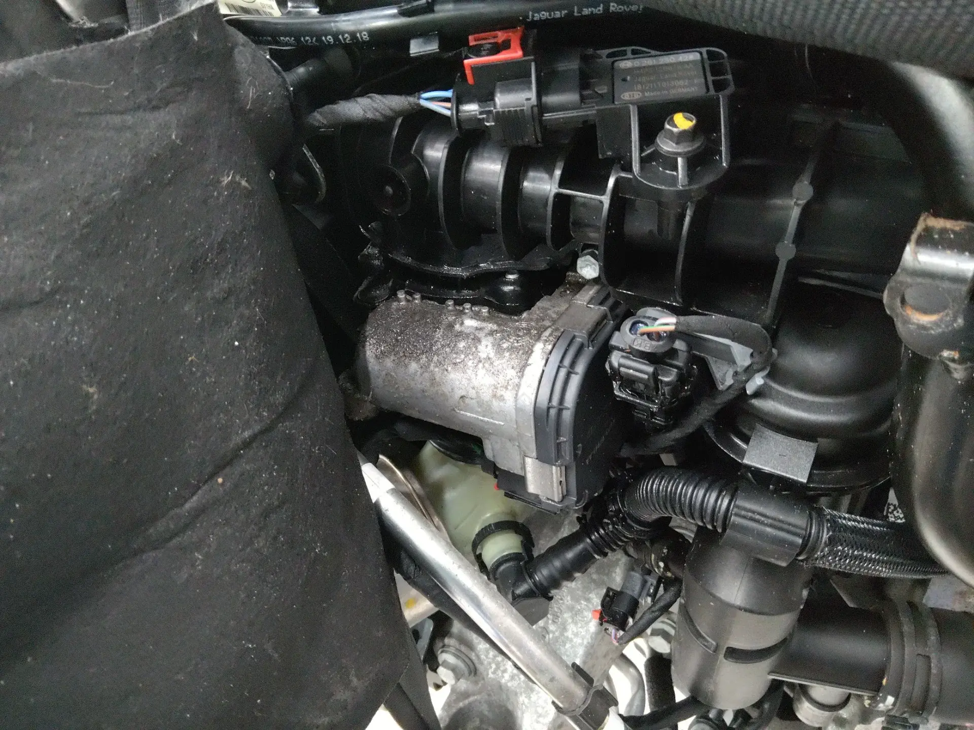 Дроссельная заслонка K4P39F991AA