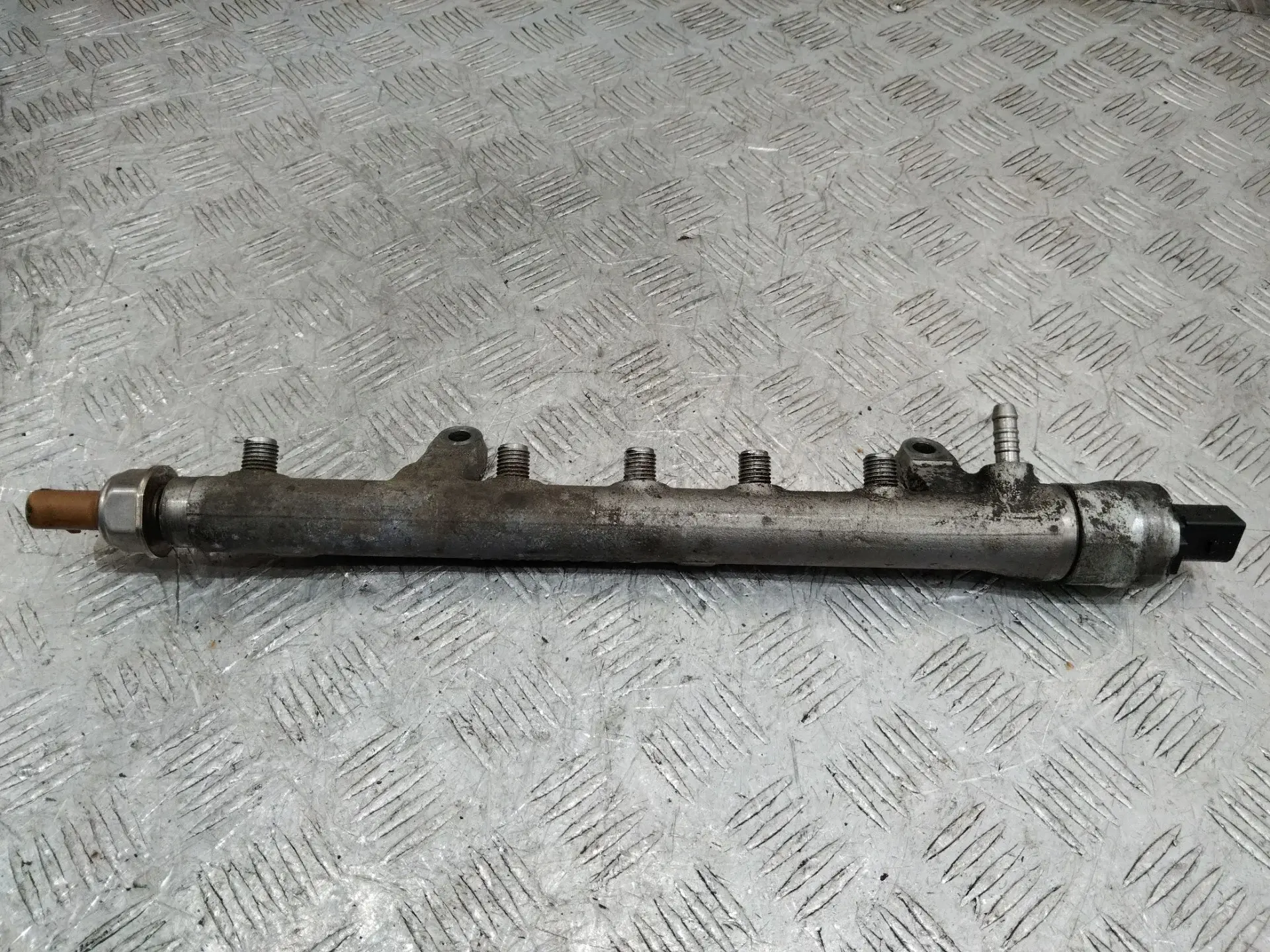 Топливная рейка R03L125A