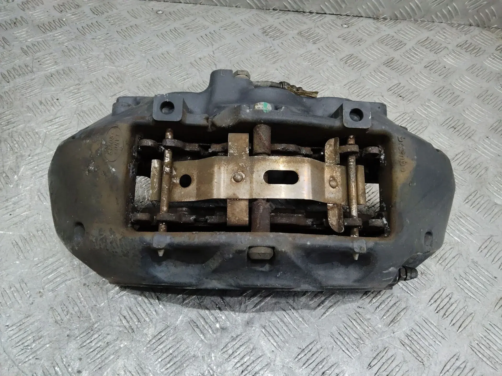 Суппорт тормозной JPLA2B118BE