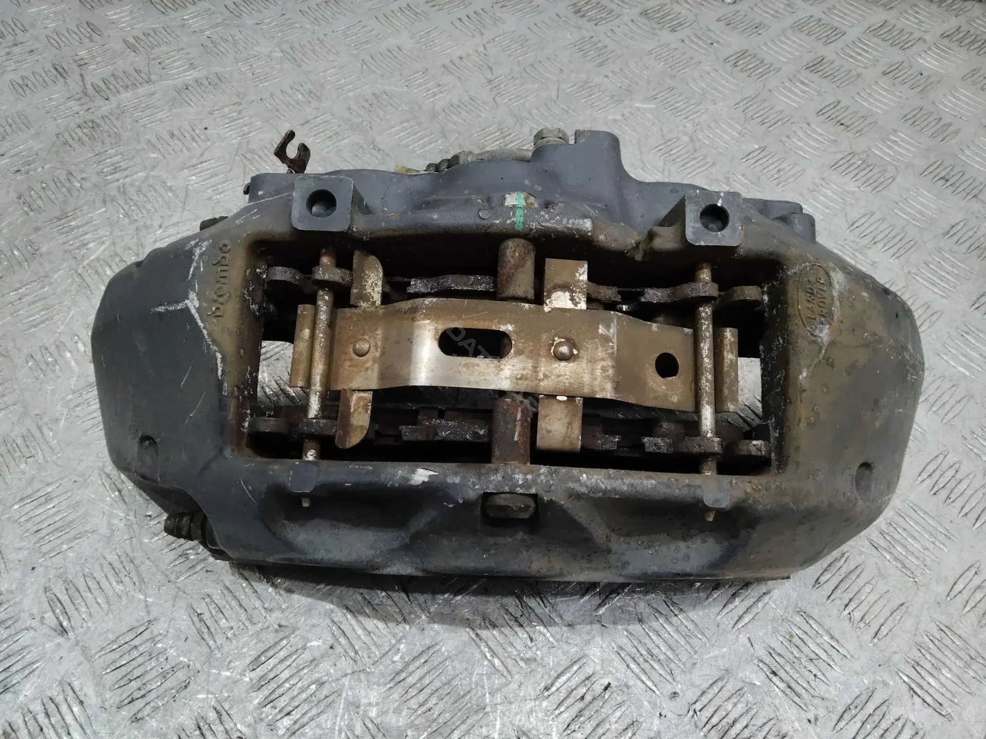 Суппорт тормозной JPLA2B119BE
