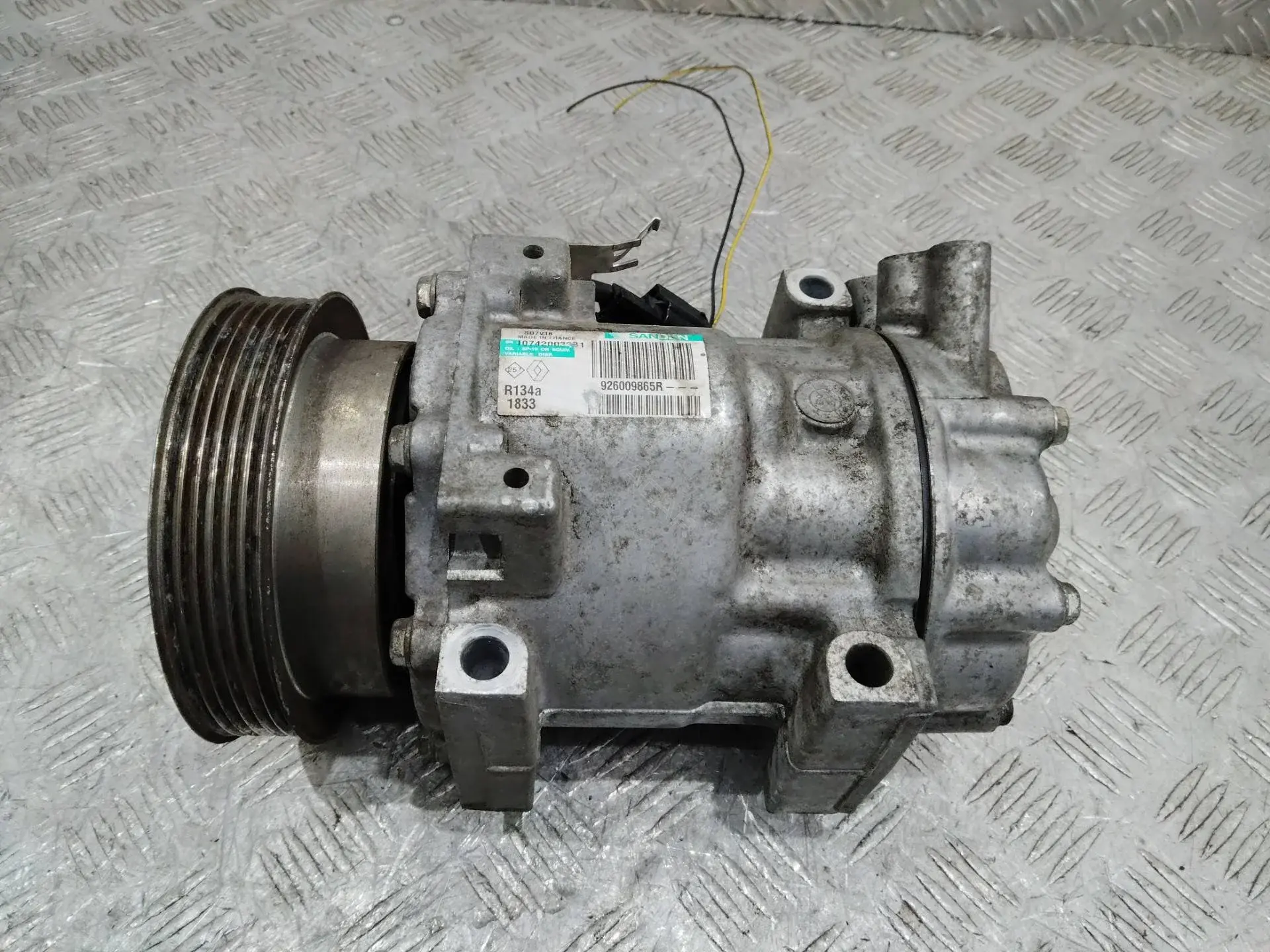 Компрессор кондиционера 926009865R