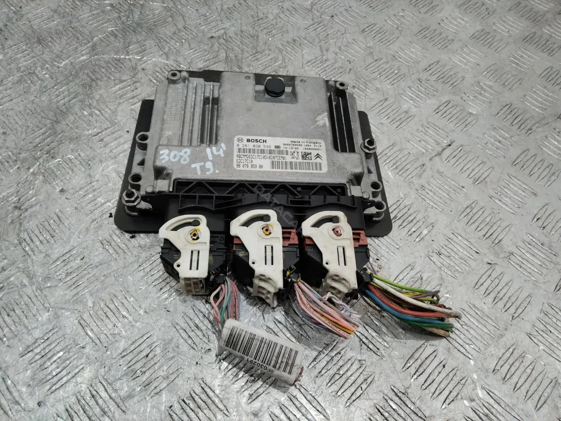 Блок управления двигателем 9807885980