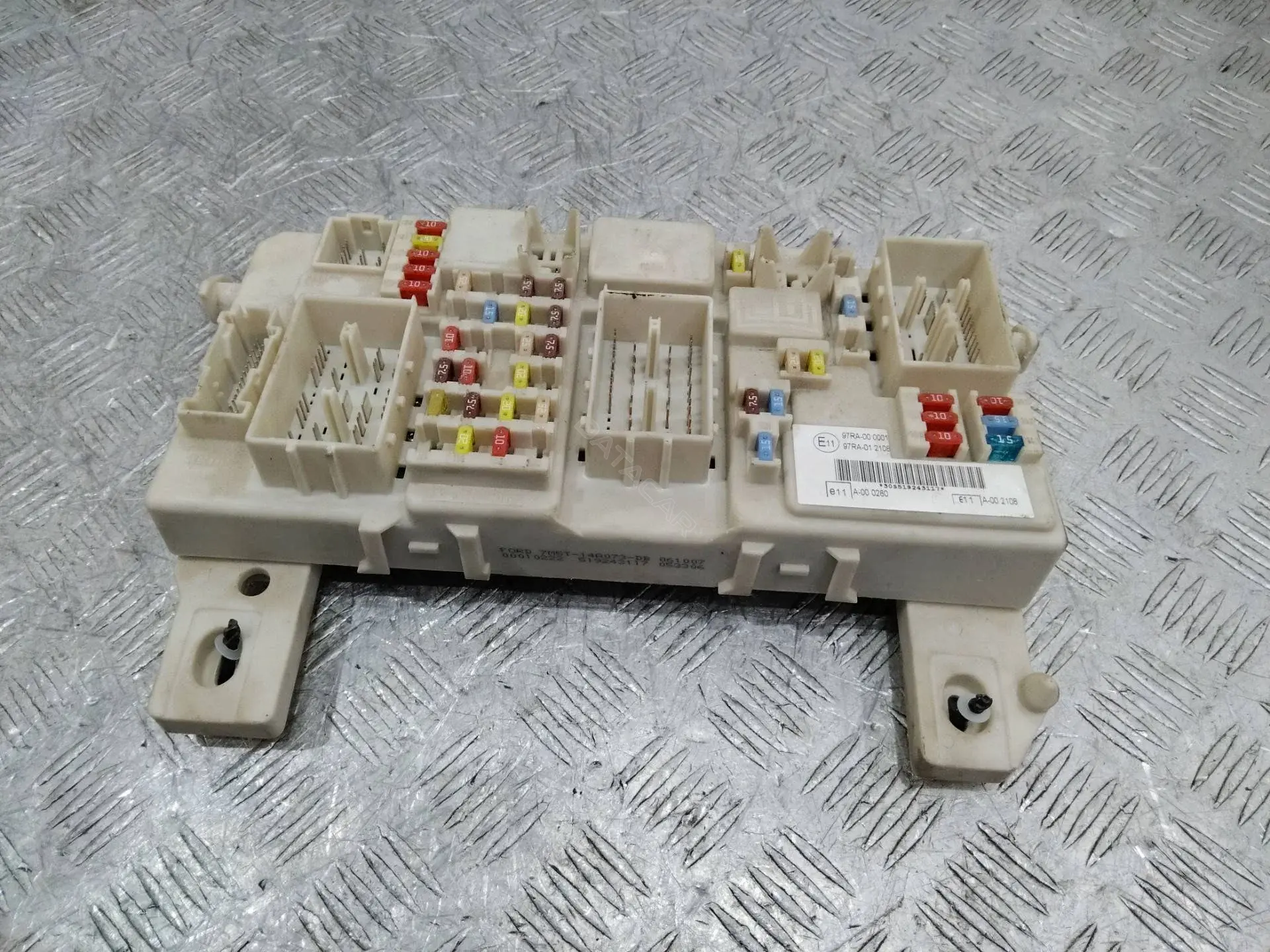 Блок предохранителей 7M5T14A073DB