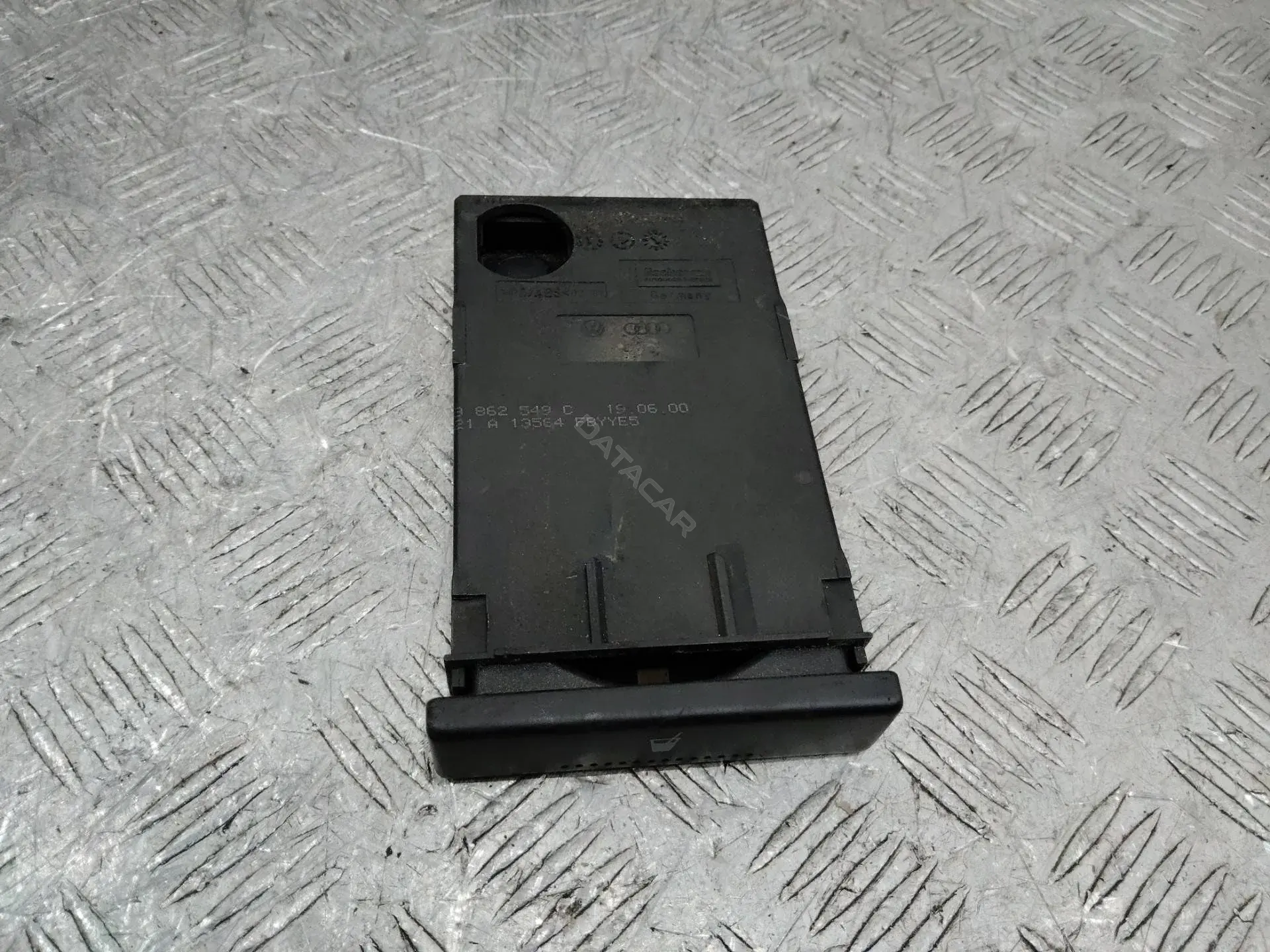 Подстаканник 7M3862549C