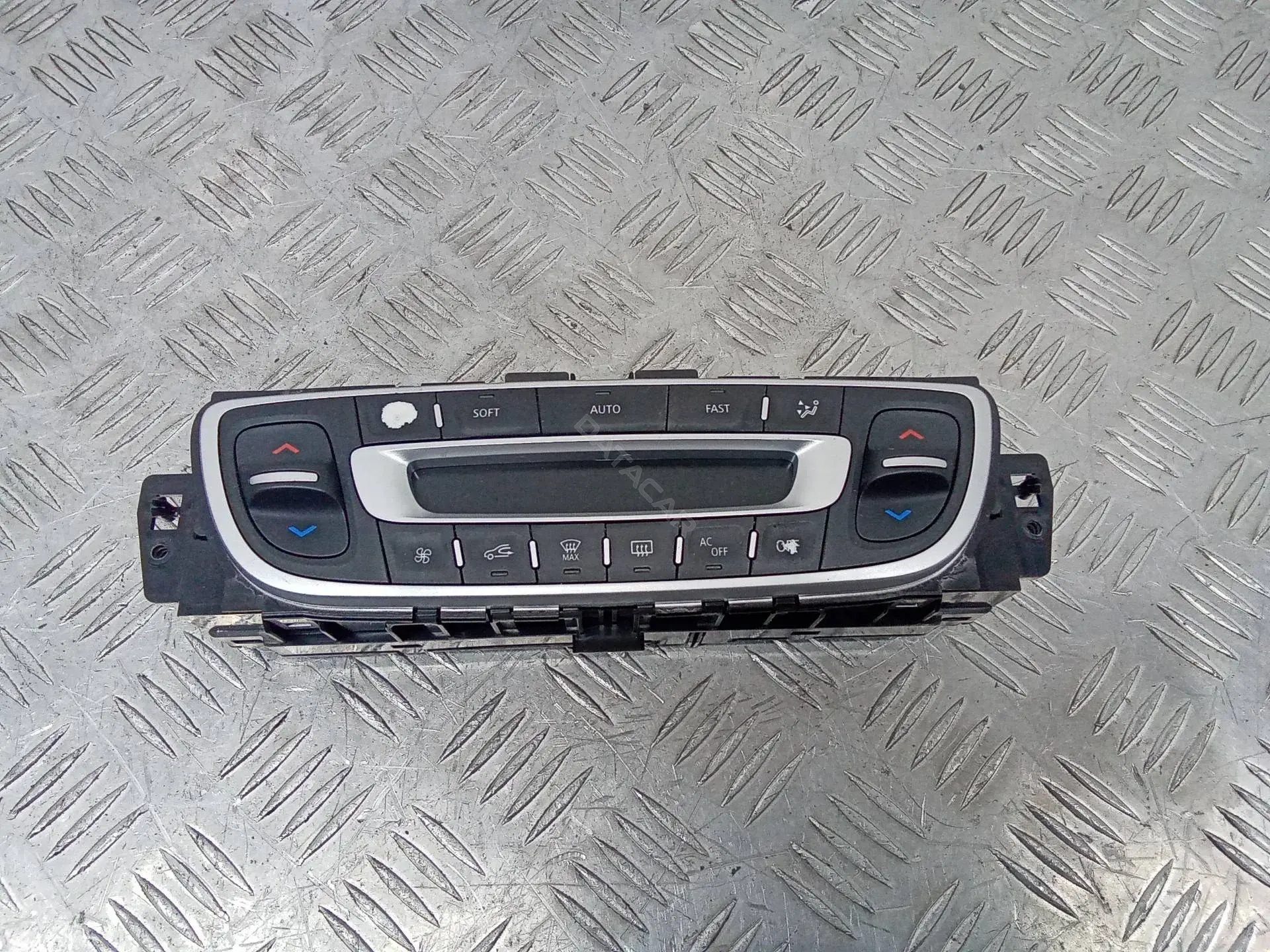 Блок управления климат-контролем T1001909K