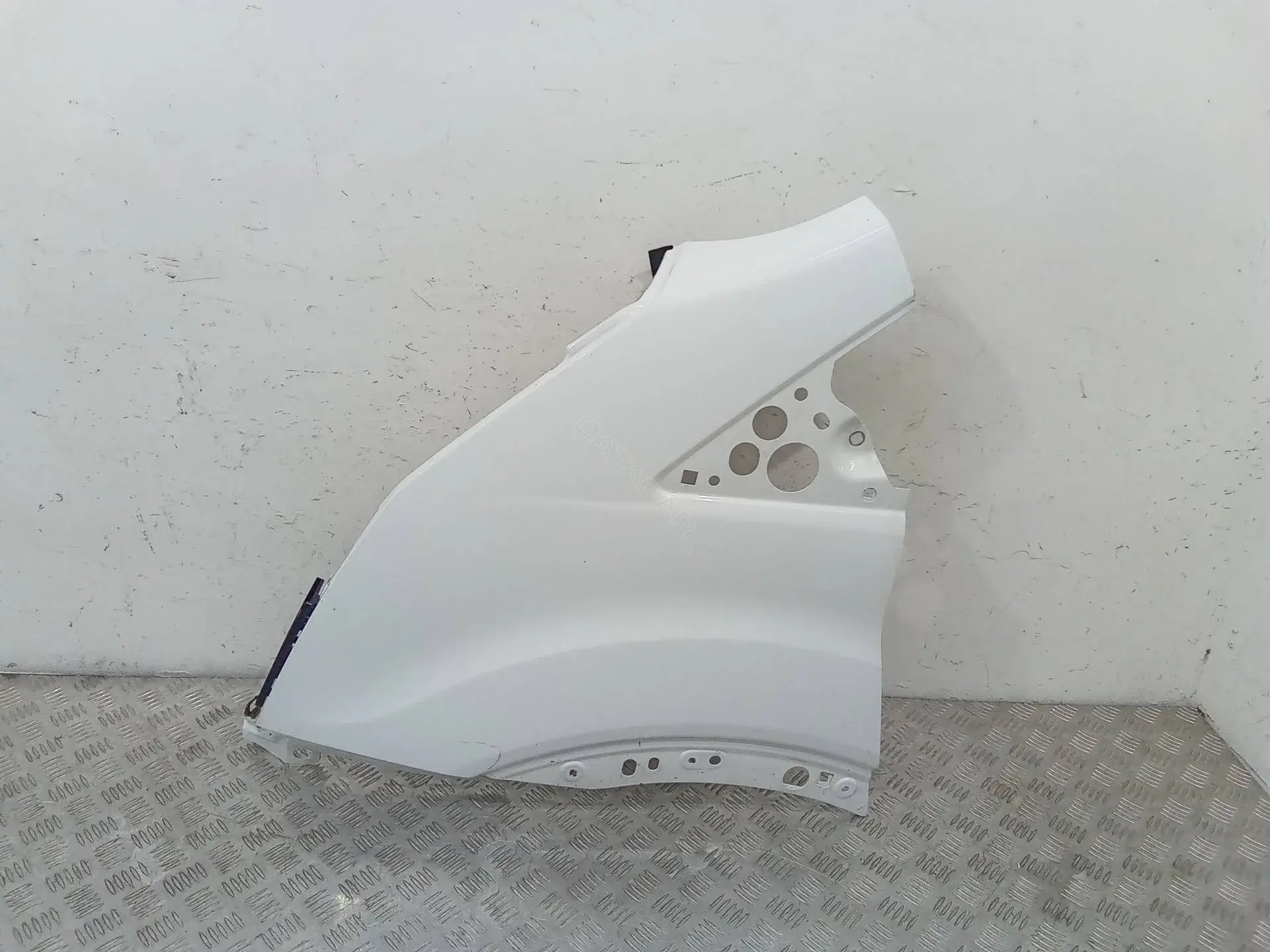 Крыло переднее BK3116E129