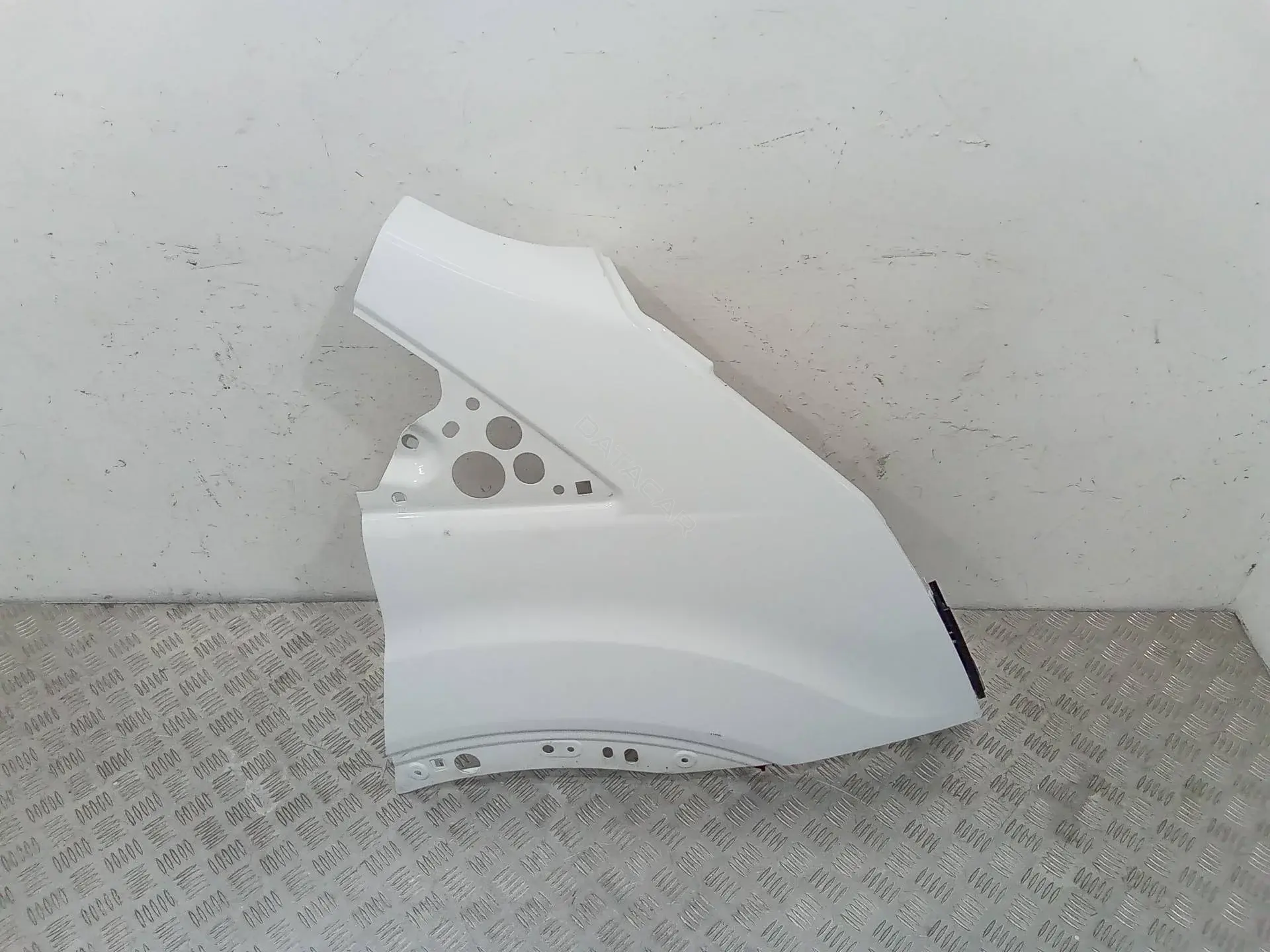 Крыло переднее BK3116E128