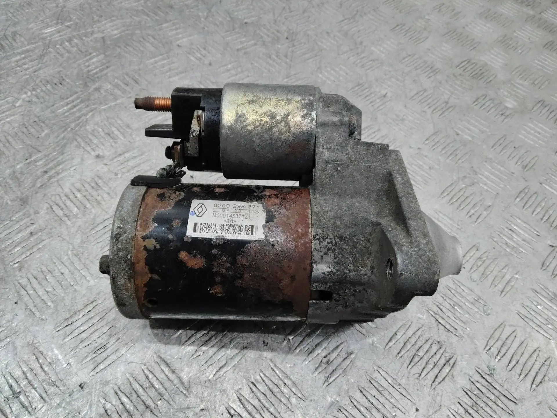 Стартер 8200298371