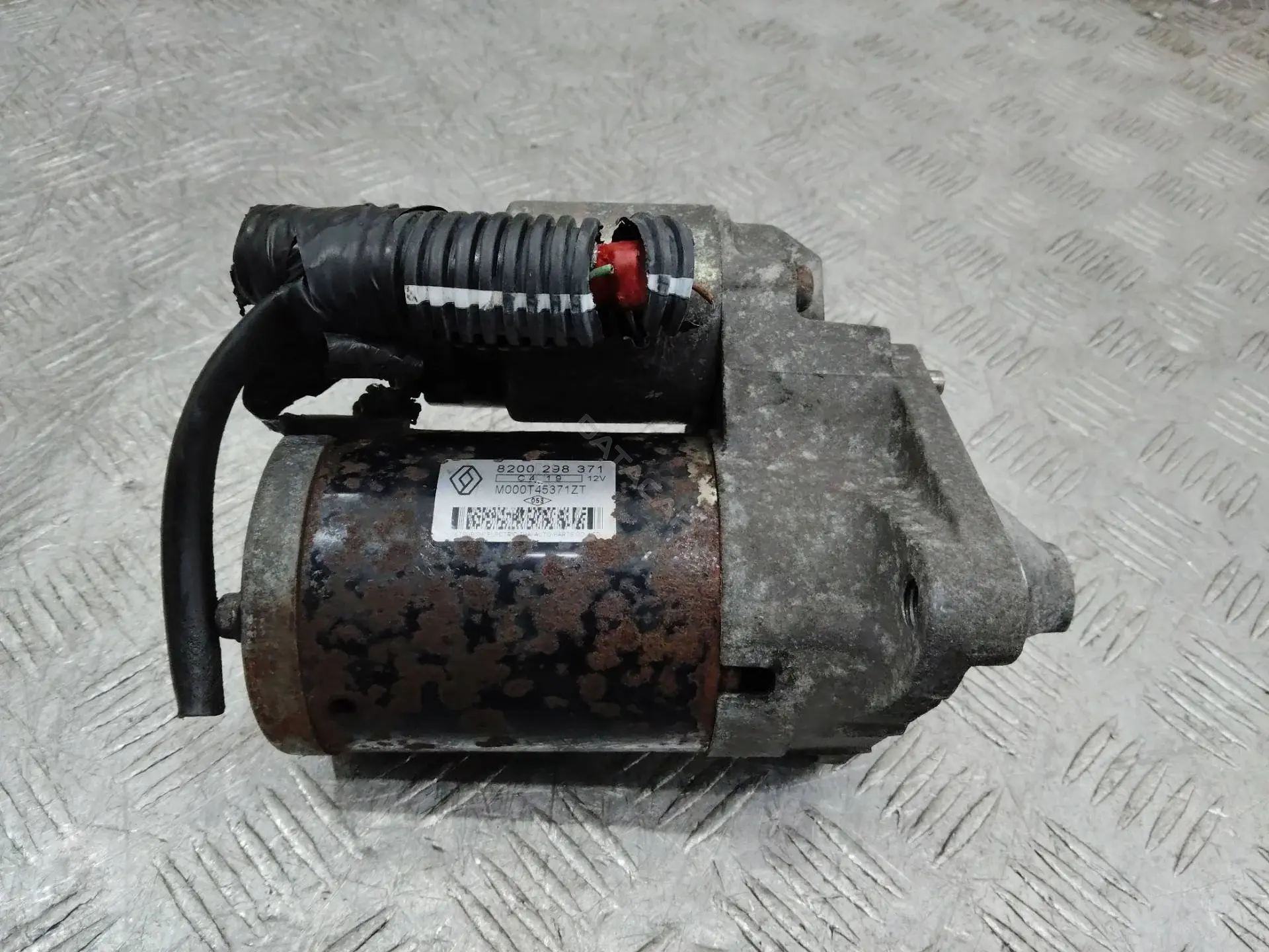 Стартер 8200298371