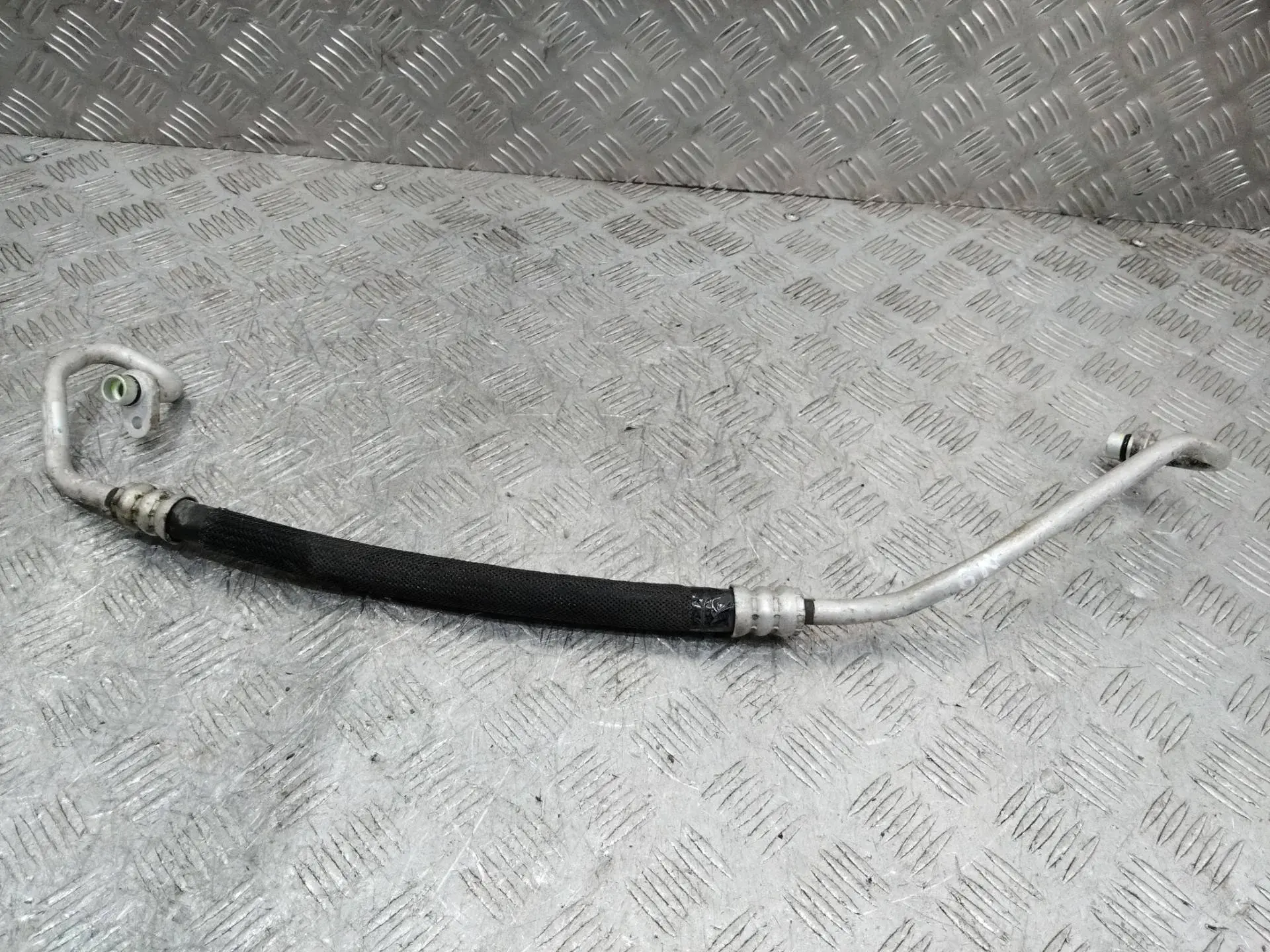 Трубка кондиционера 924904CE3A