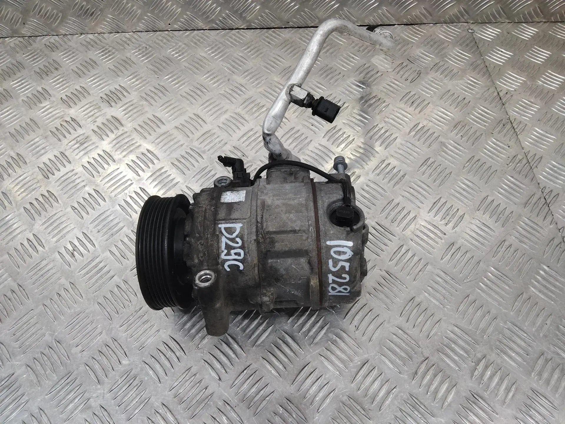 Компрессор кондиционера 7L6820803K