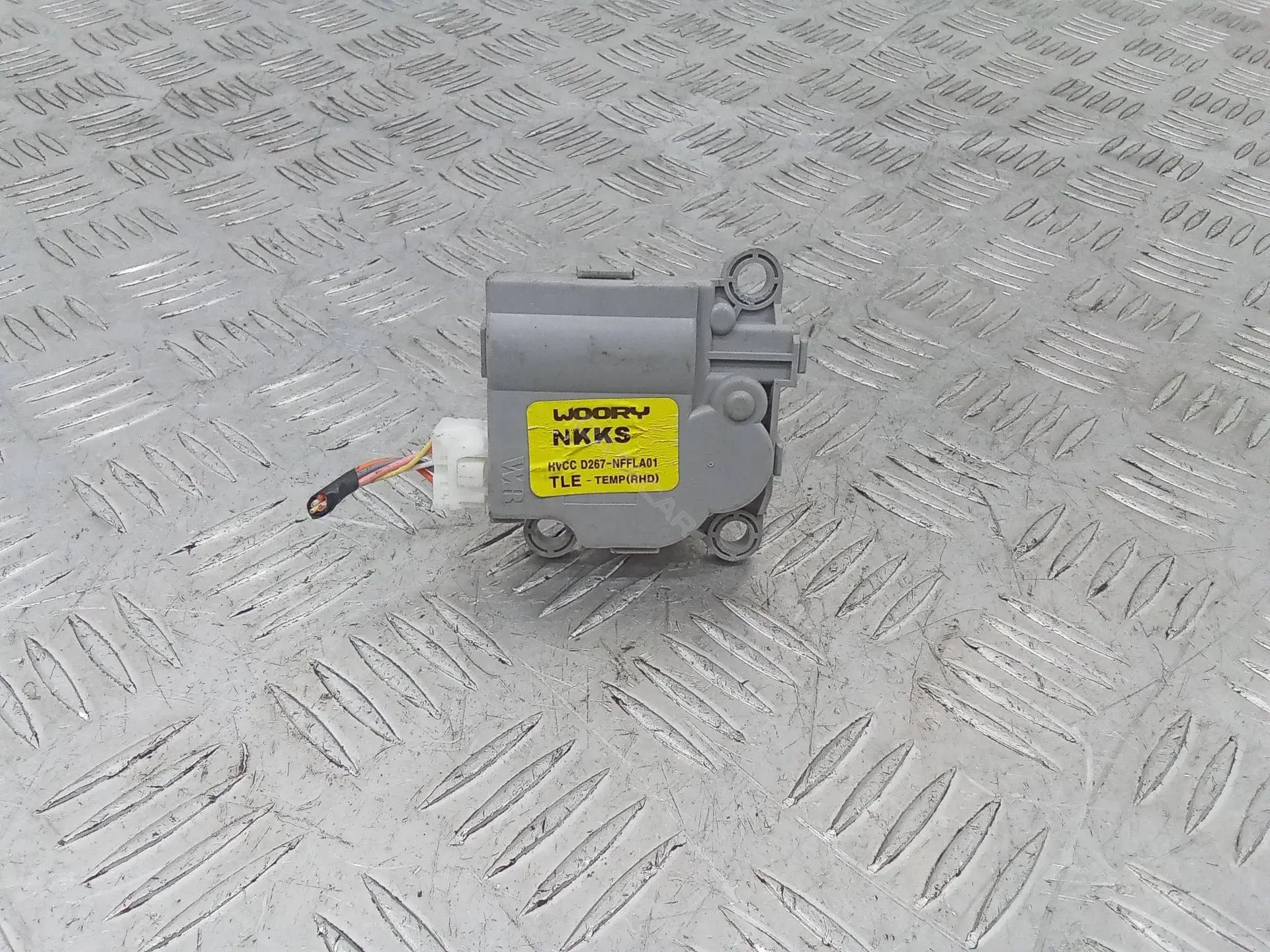 Мотор заслонки печки D267NFFLA01