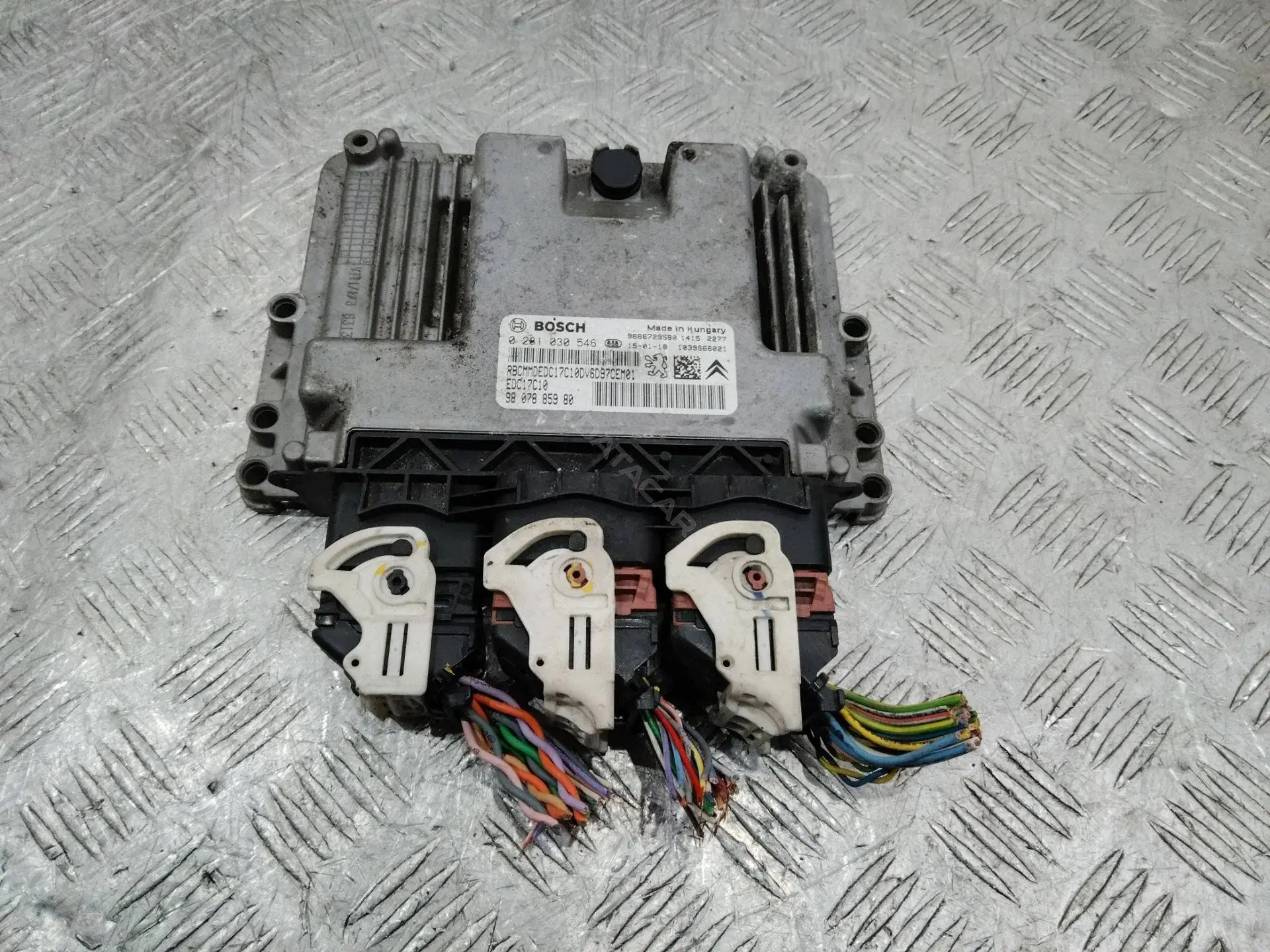 Блок управления двигателем 9807885980