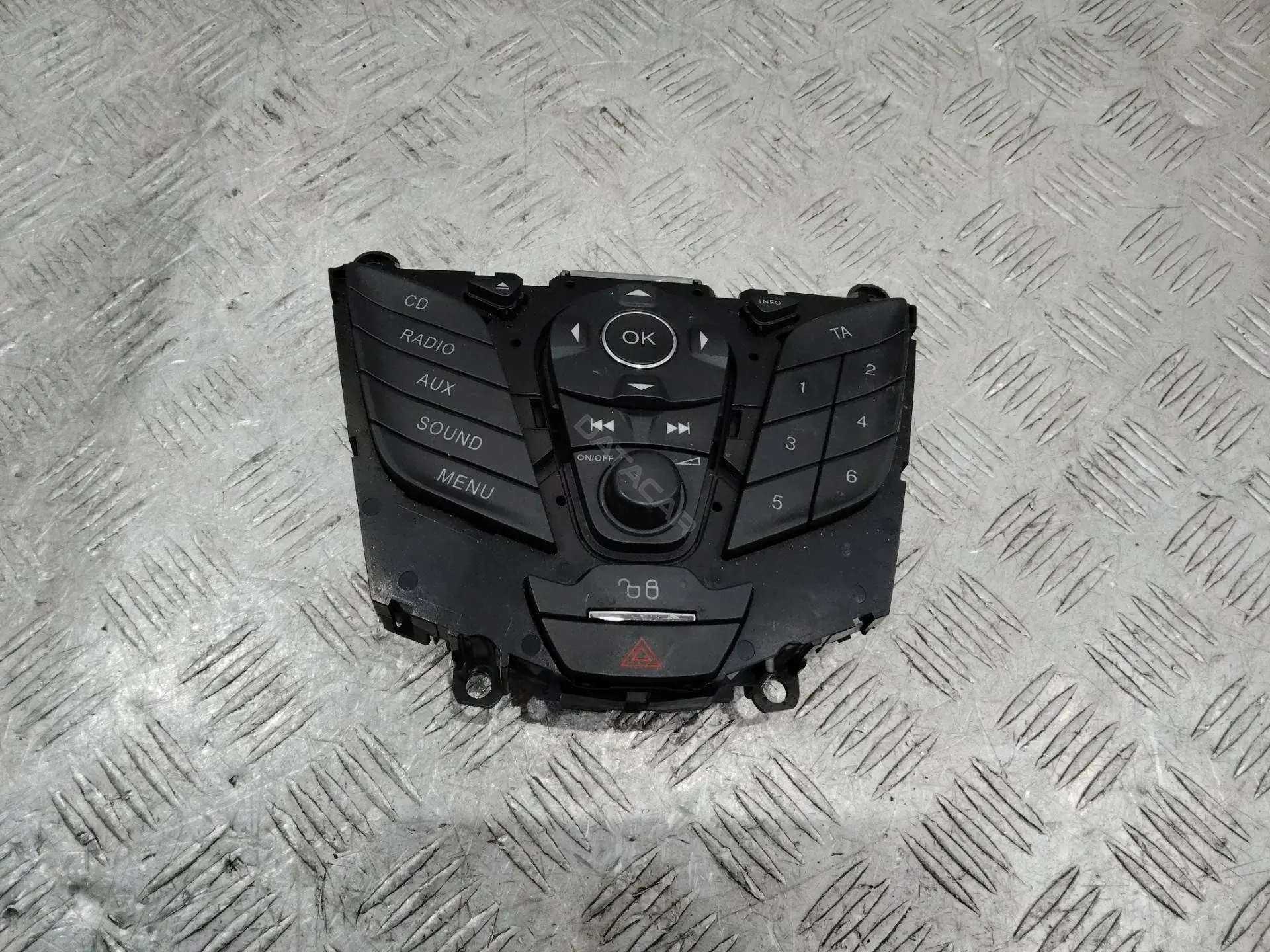 Панель управления магнитолой AM5T18K811AC