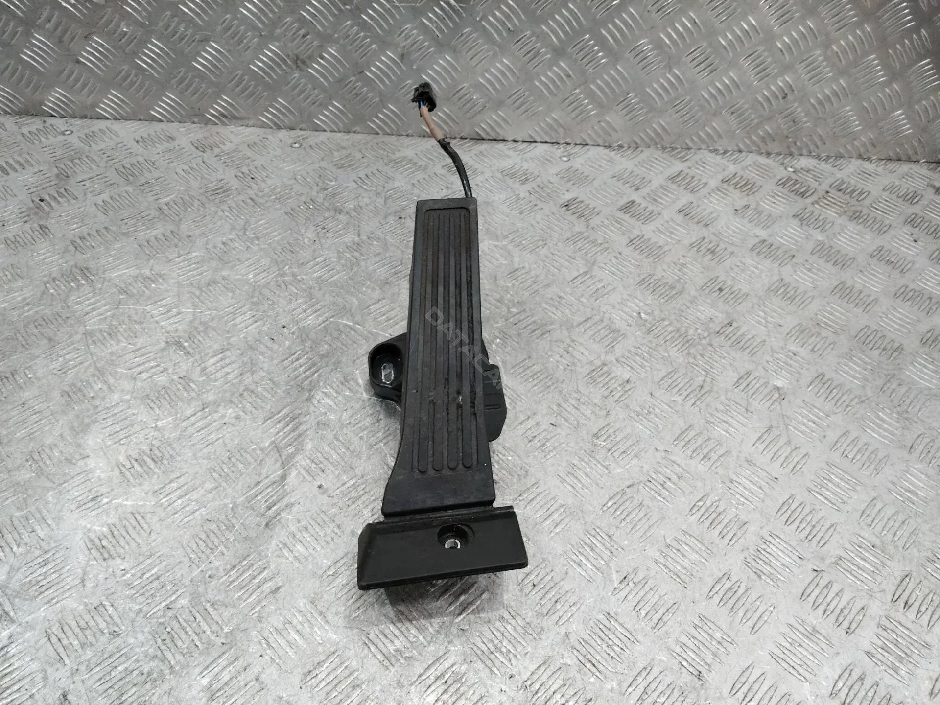 Педаль газа D7800
