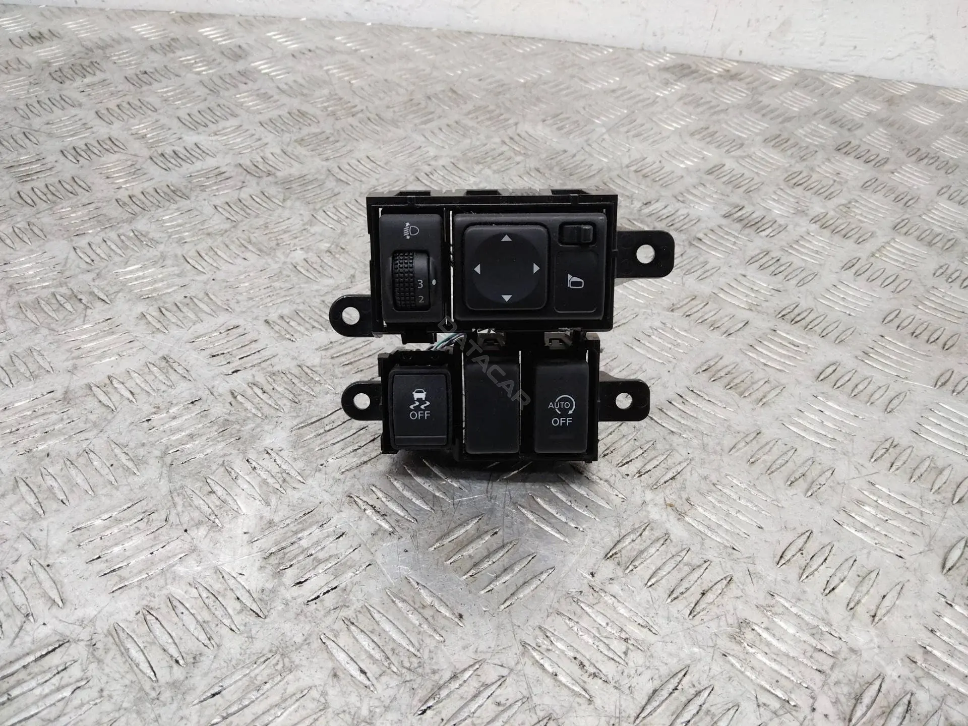 Джойстик регулировки зеркал P10020B48600