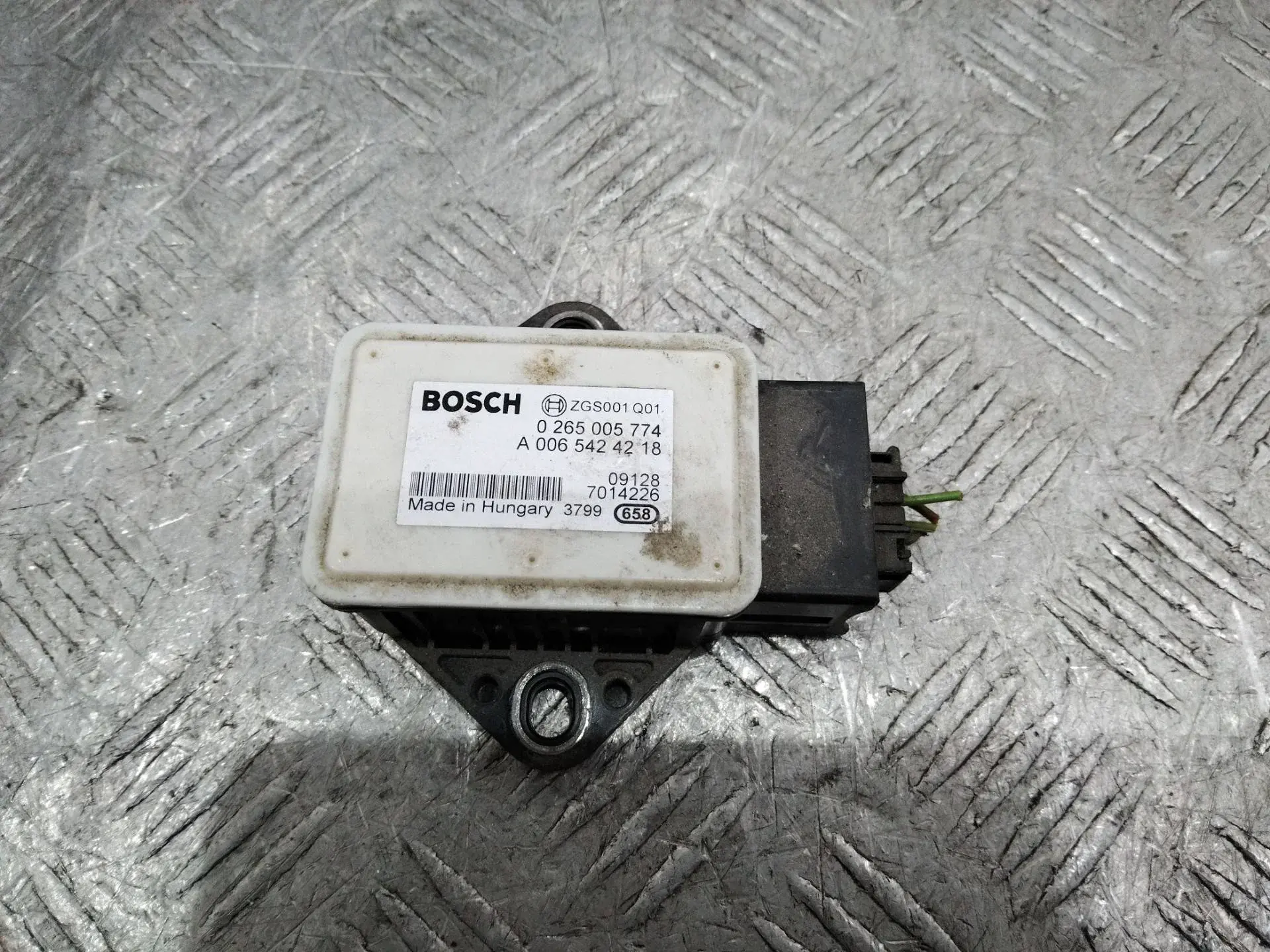 Датчик ускорения A0065424218