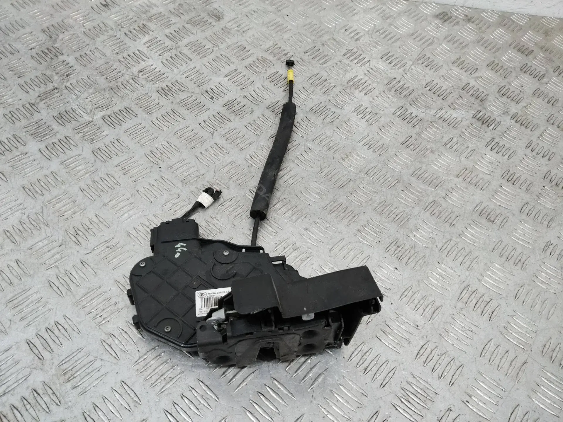 Замок двери 6W8A21813AE
