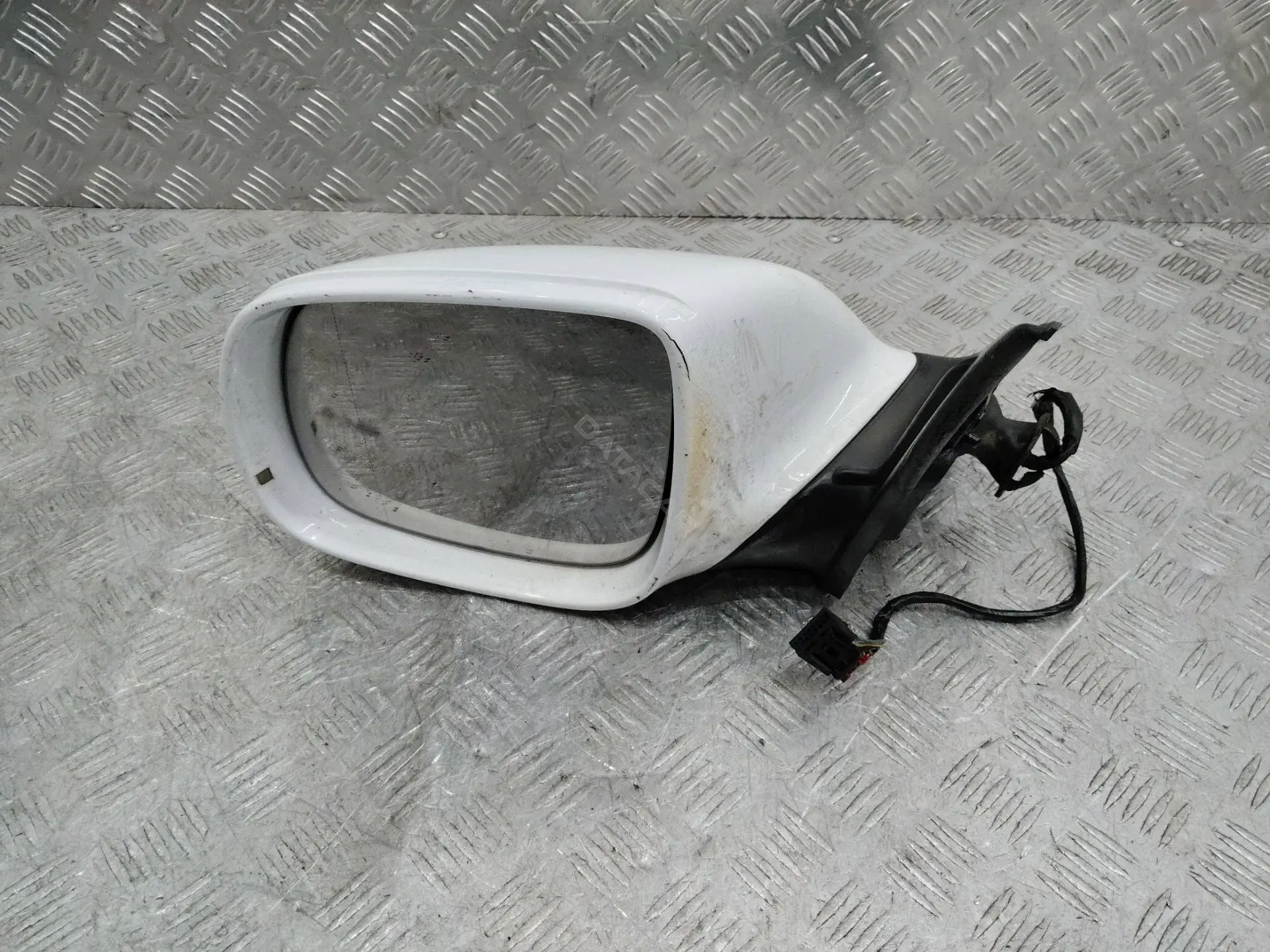 Наружное зеркало 8R1857409A