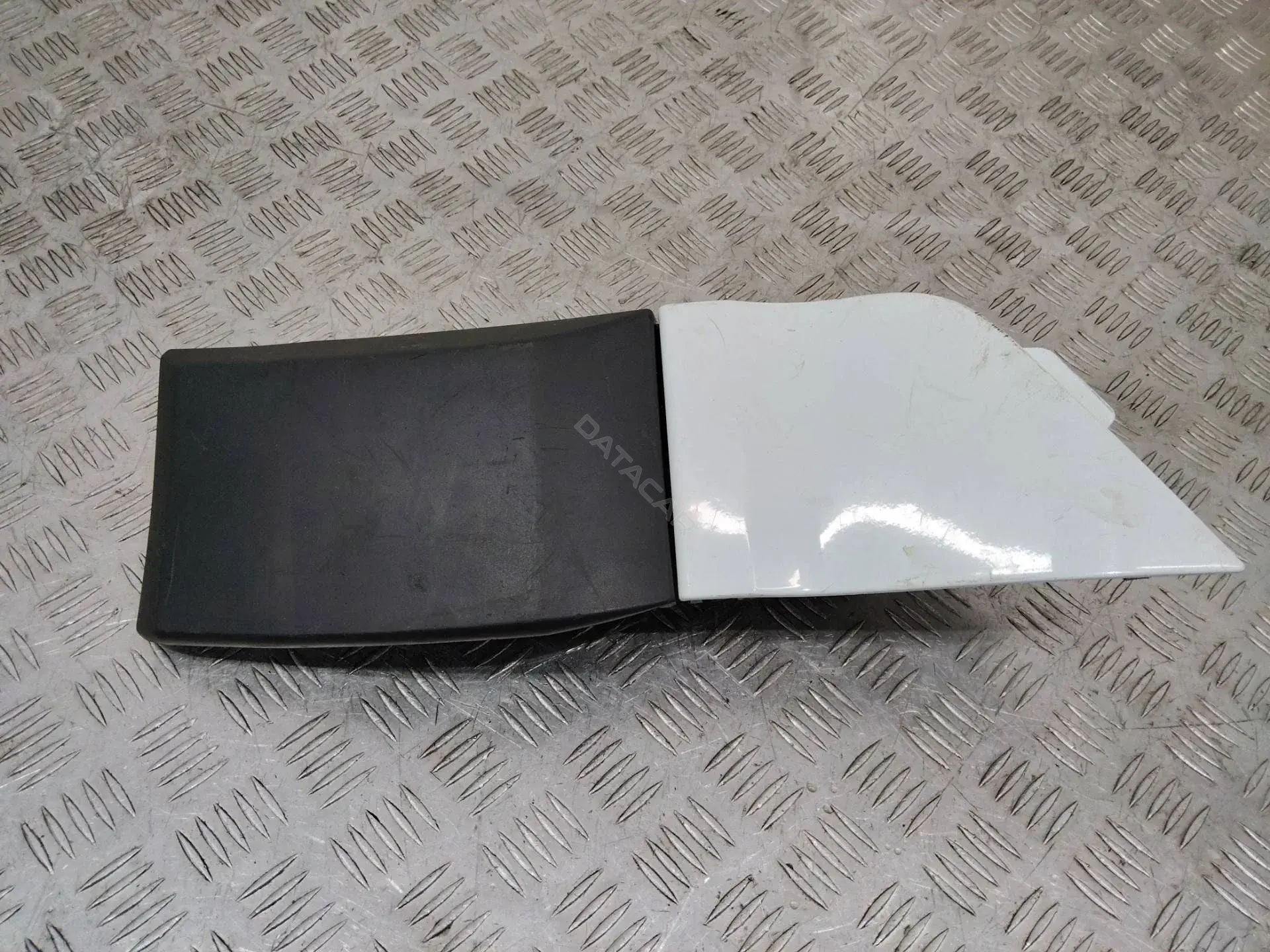 Крышка лючка топливного бака GK31V27936AD