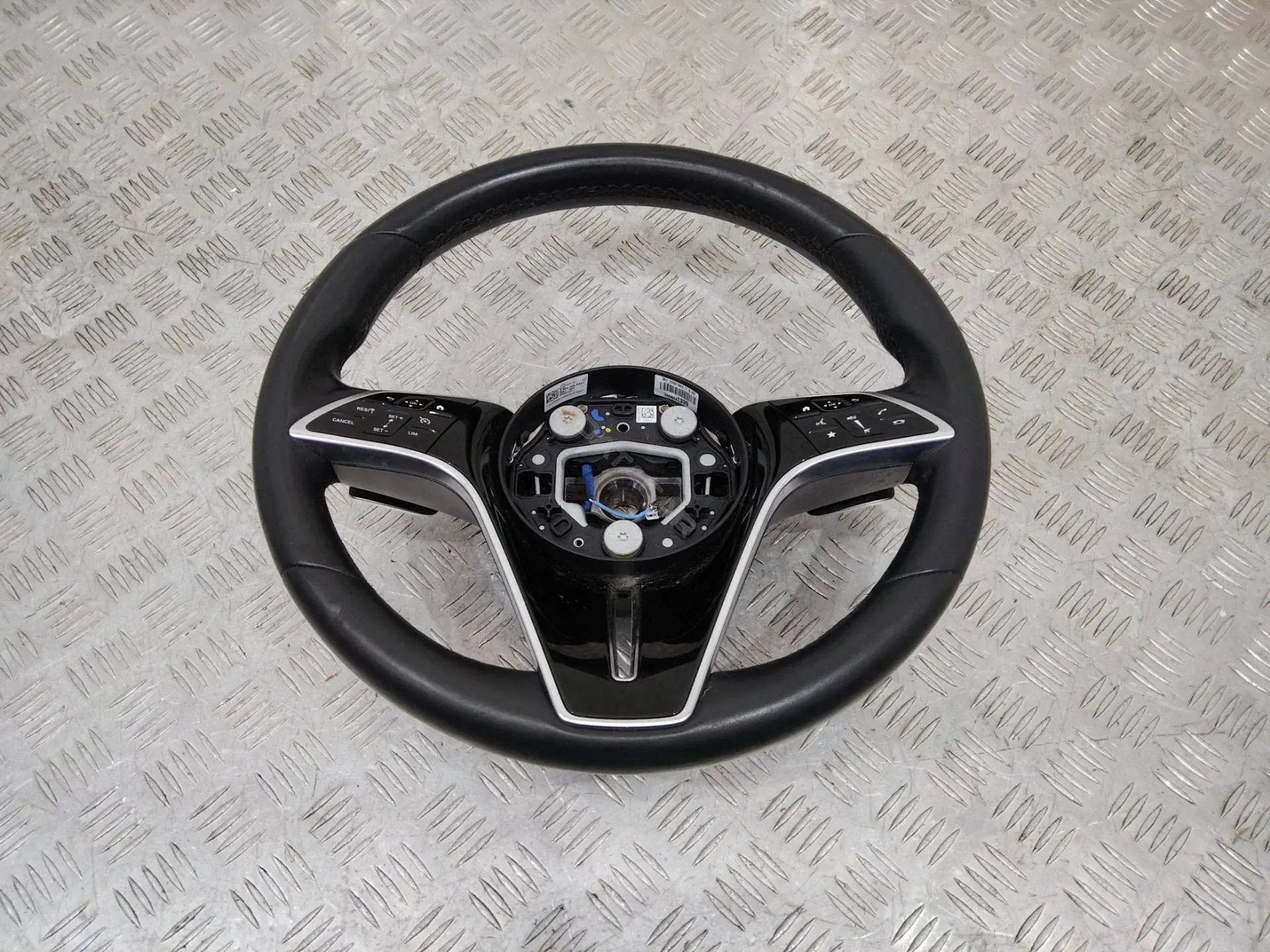 Руль A0004605317