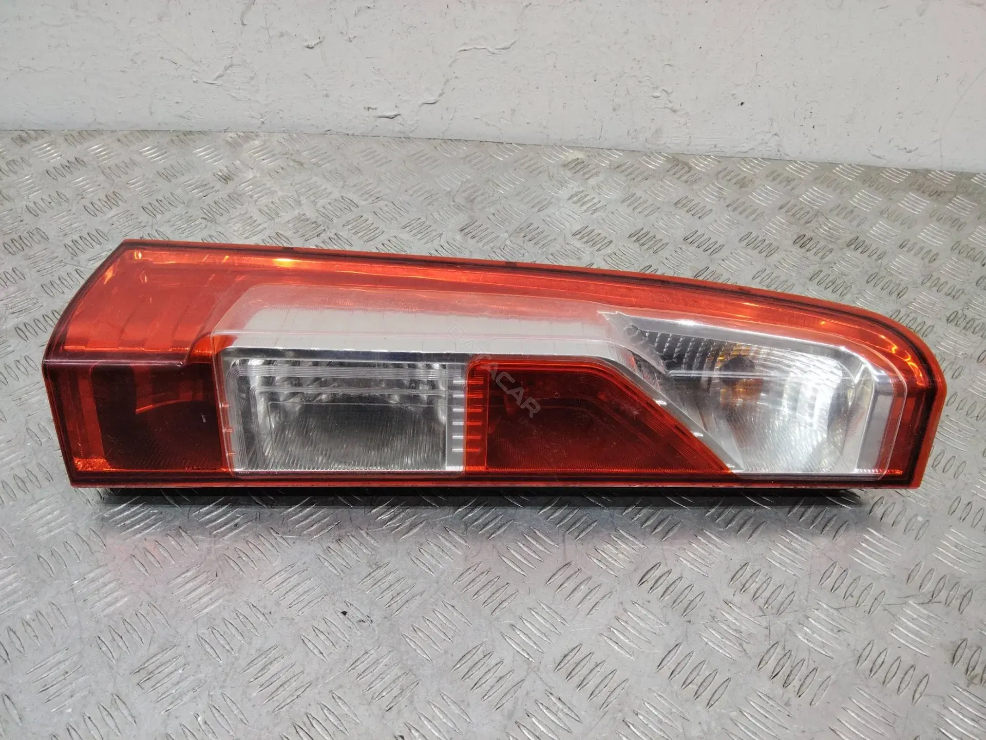 Задние фонари 11B700