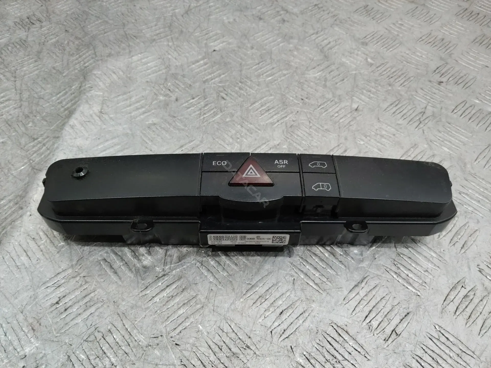 Кнопка аварийки A9068701110