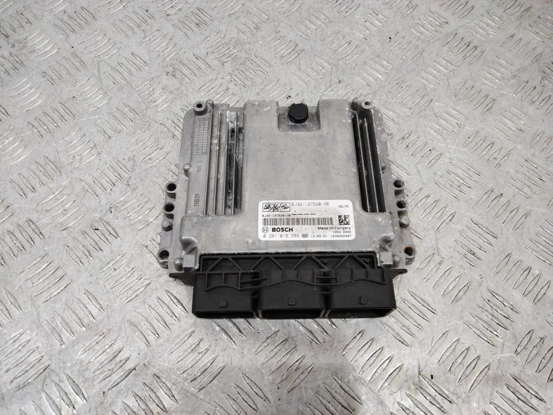 Блок управления двигателем 0281018389, BJ3212C520VB