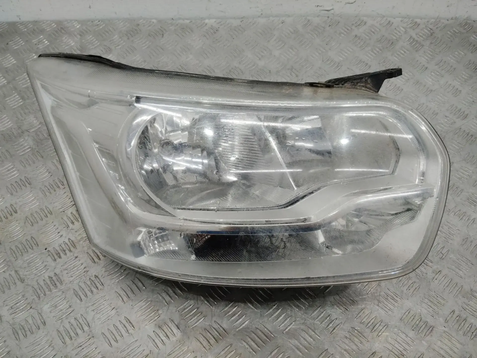 Фары BK3113D152B
