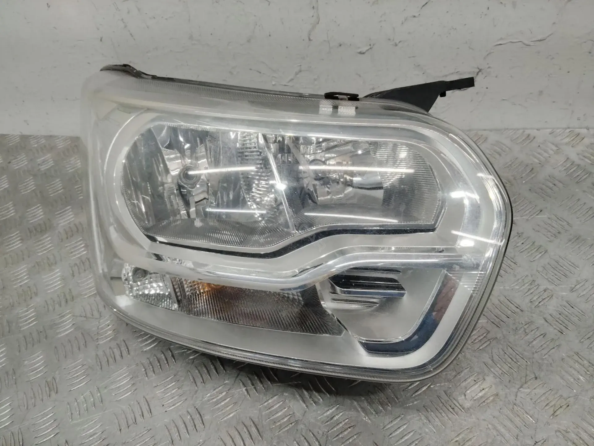 Фары BK3113W029BF