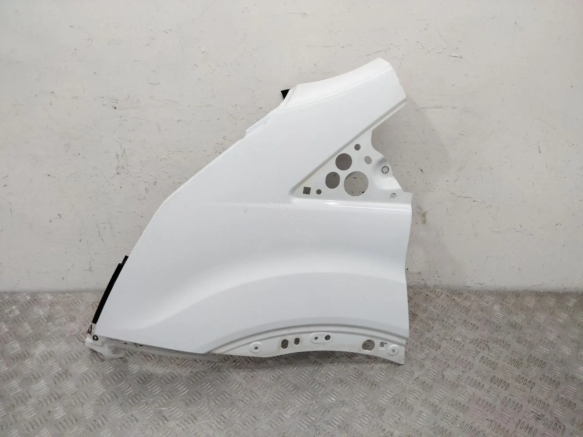 Крыло переднее BK3116E129