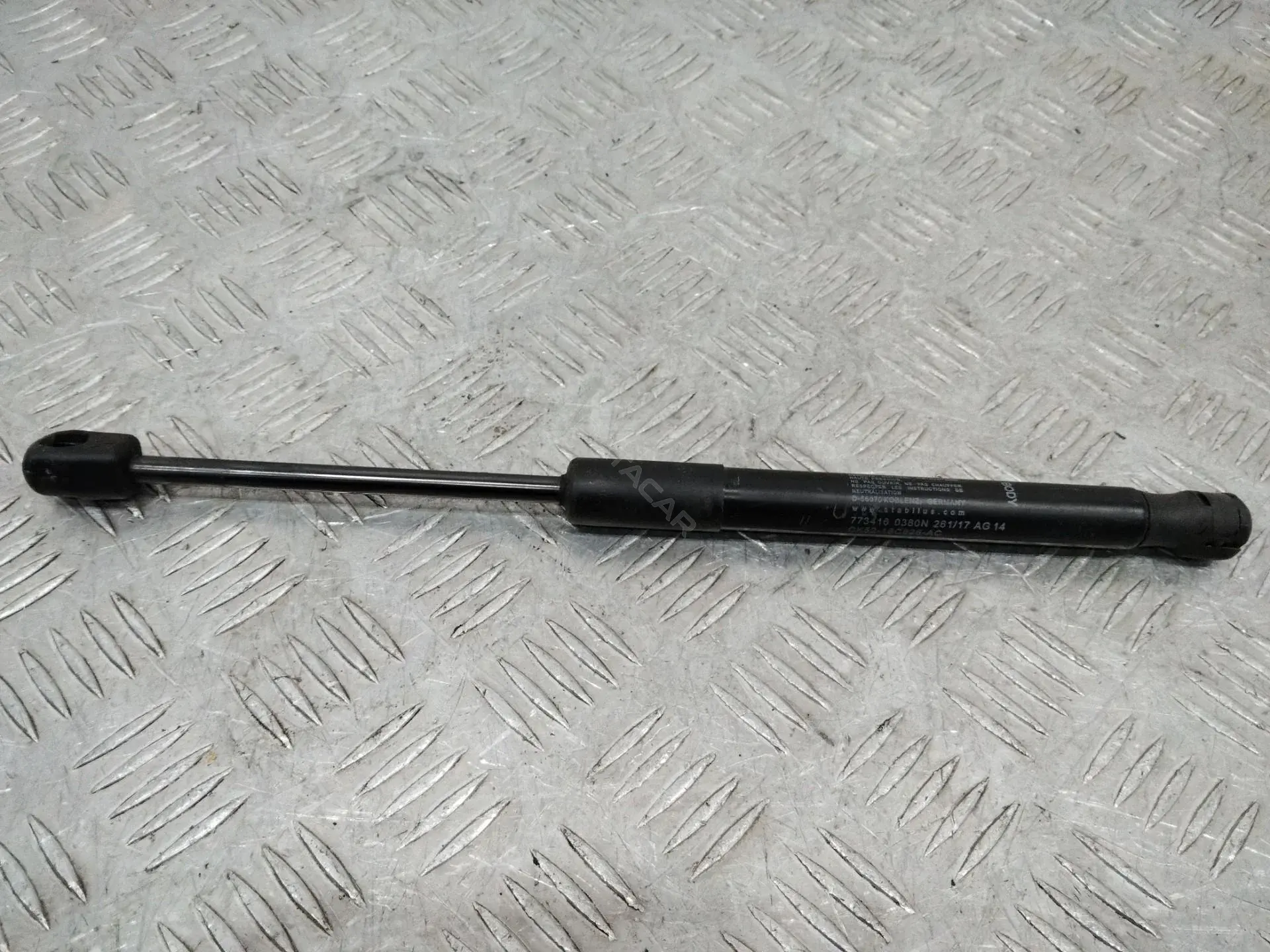 Амортизатор крышки багажника, капота, заднего стекла CK5216C826AC