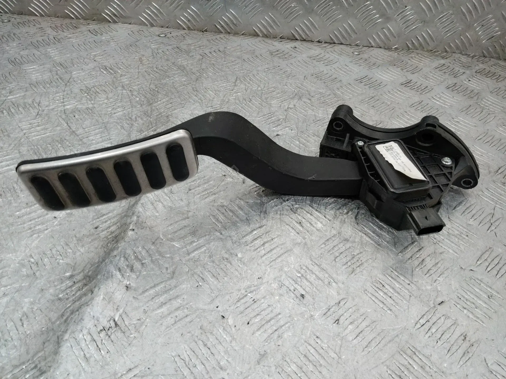 Педаль газа GK529F836DA
