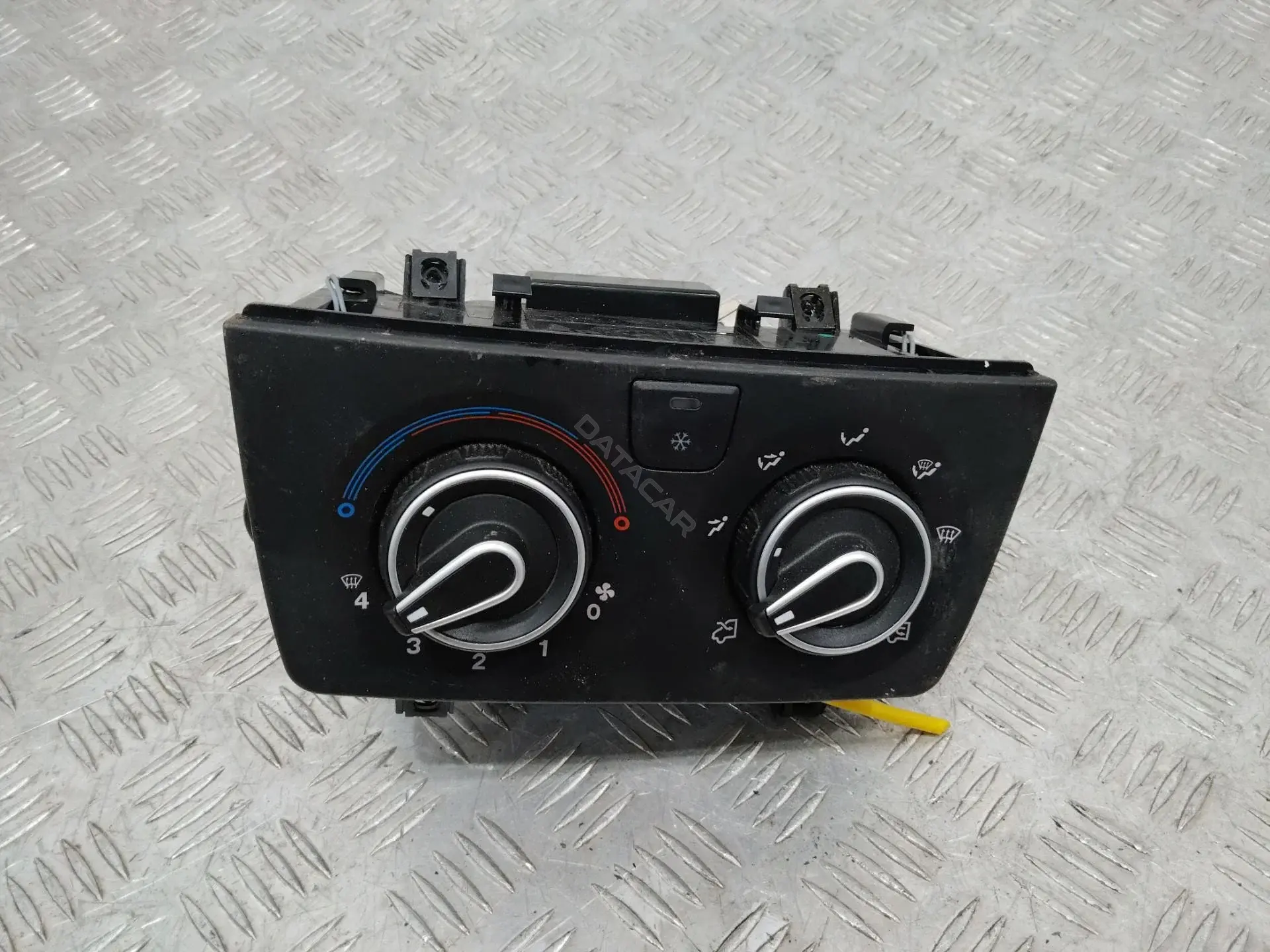 Блок управления климат-контролем 168340200, A72000500