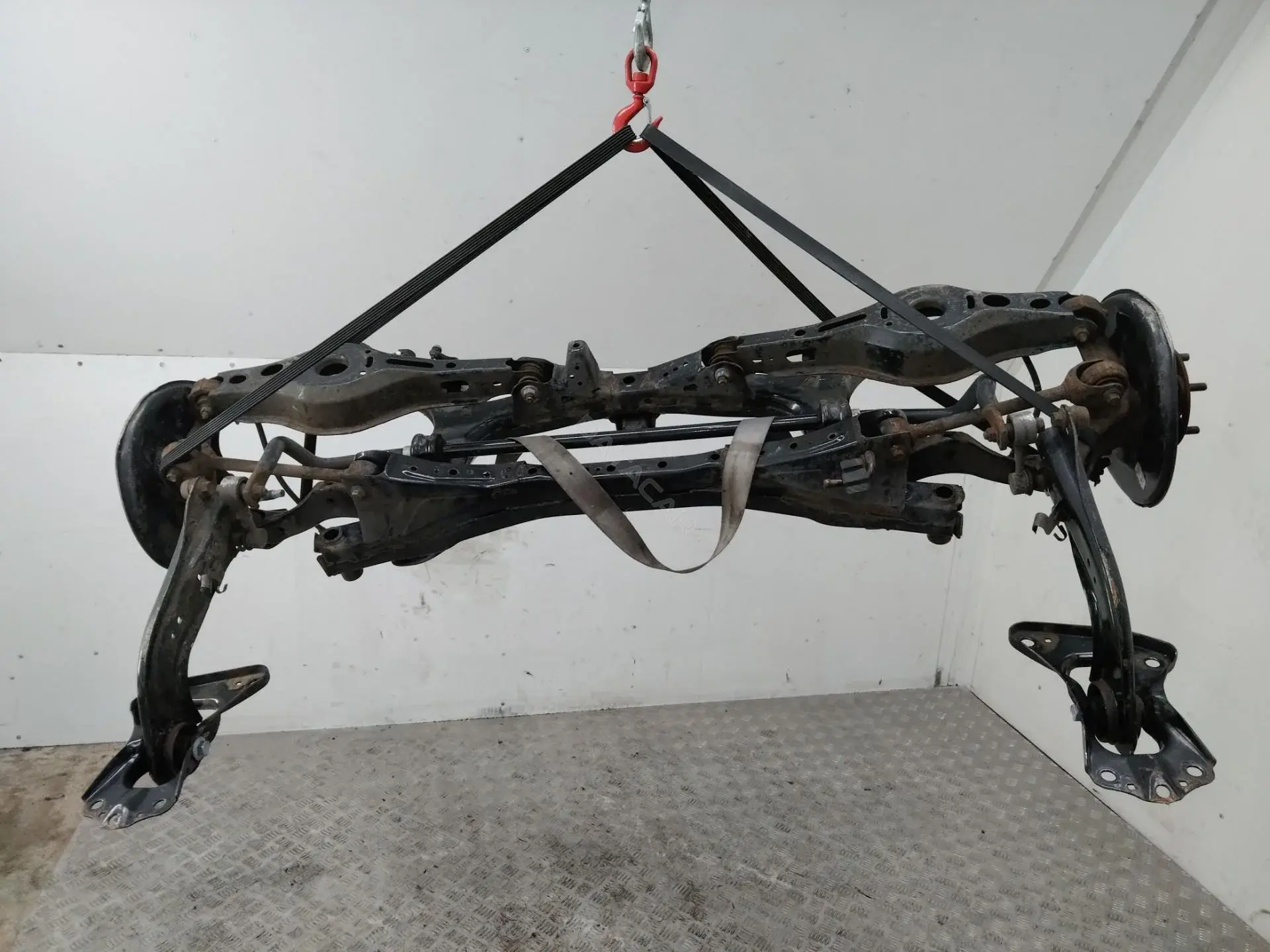 Балка подвески 186011R028