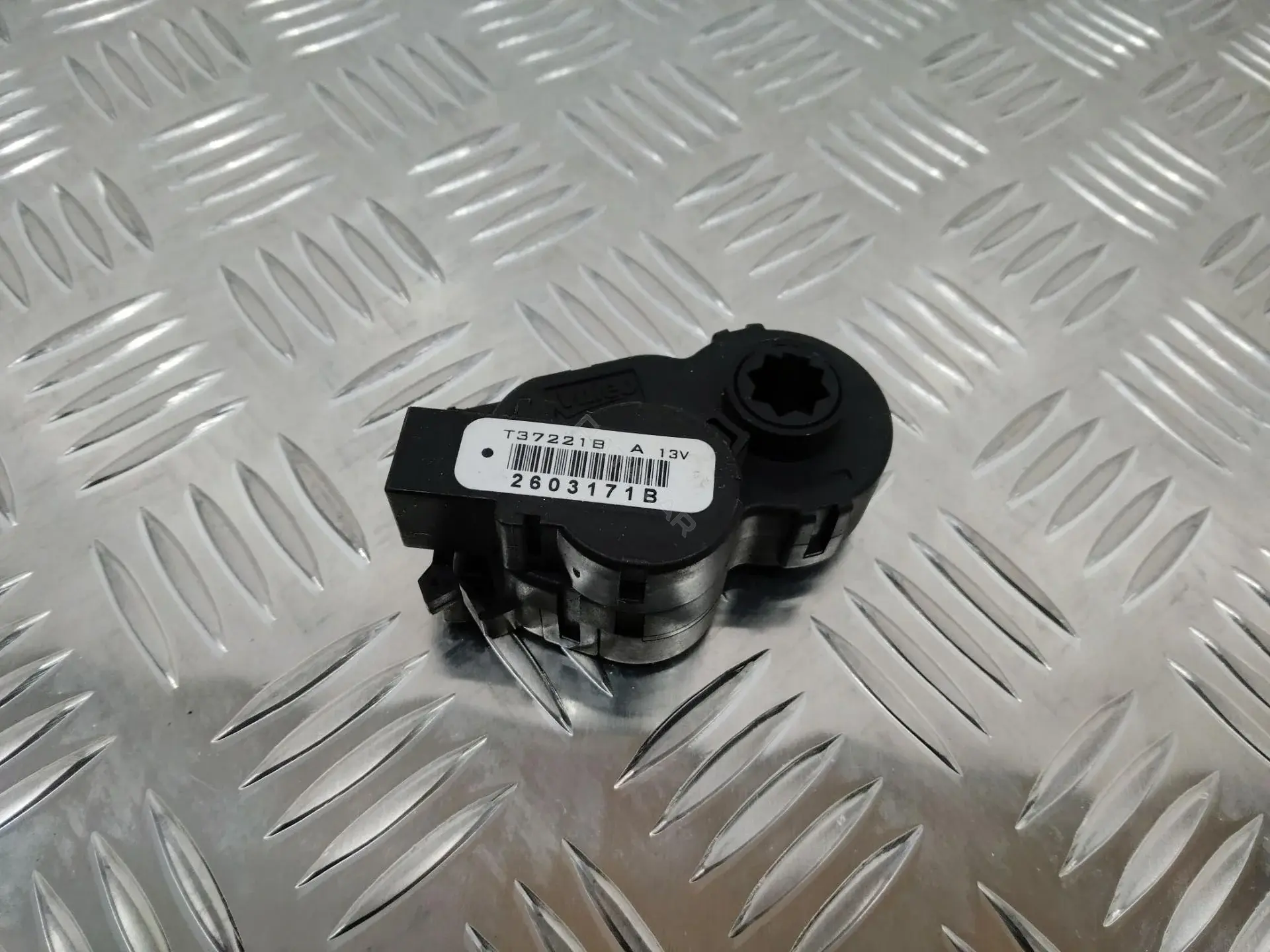 Мотор заслонки печки T37221BA