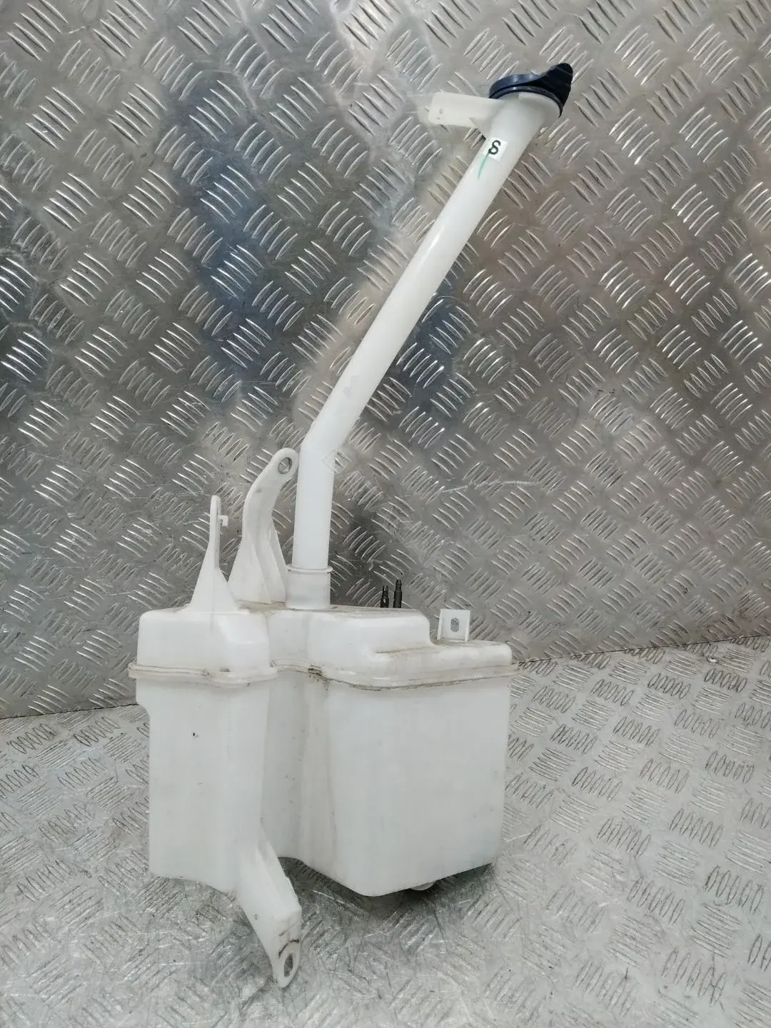 Бачок омывателя 85310F4040