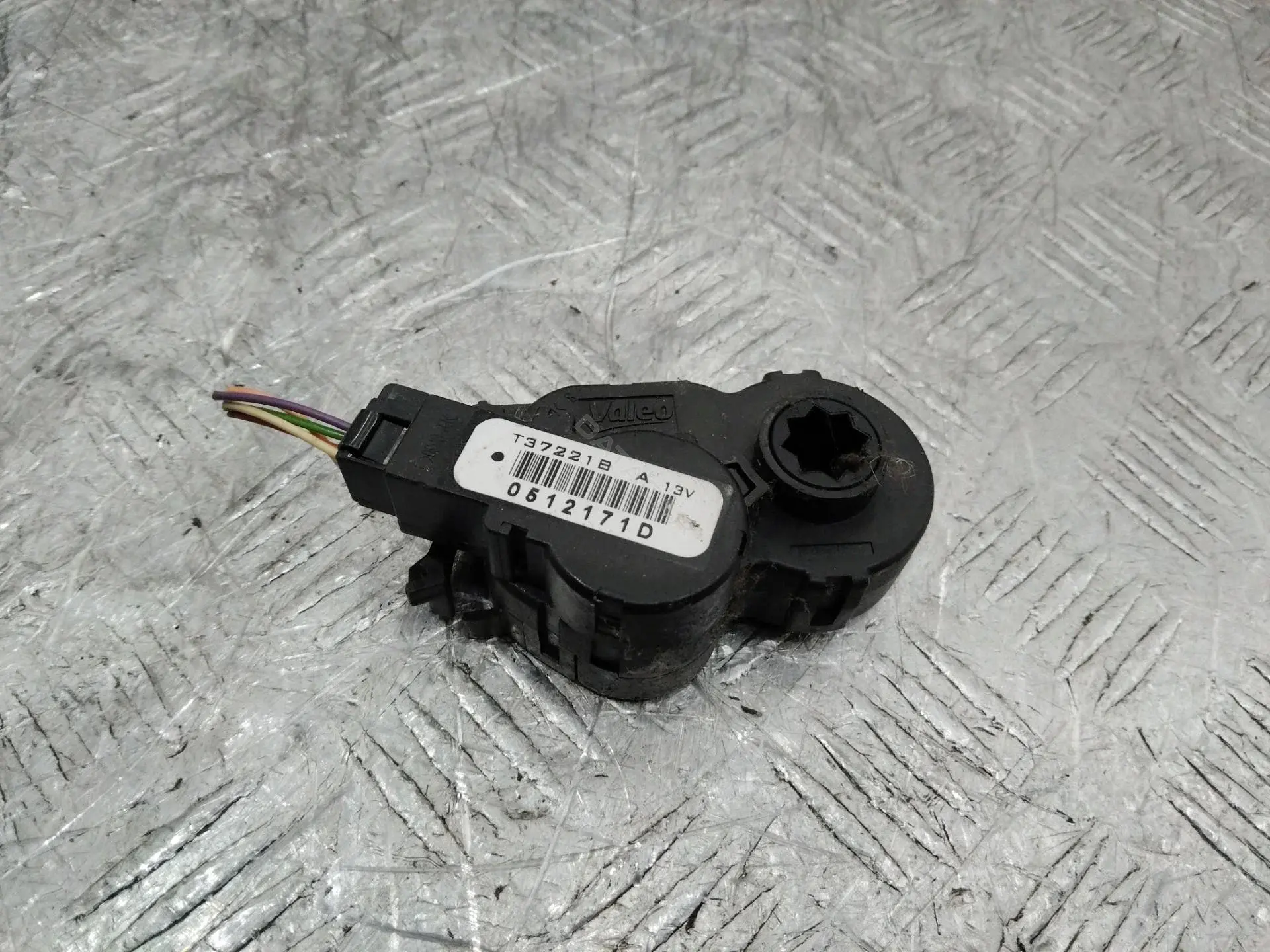Мотор заслонки печки T37221BA