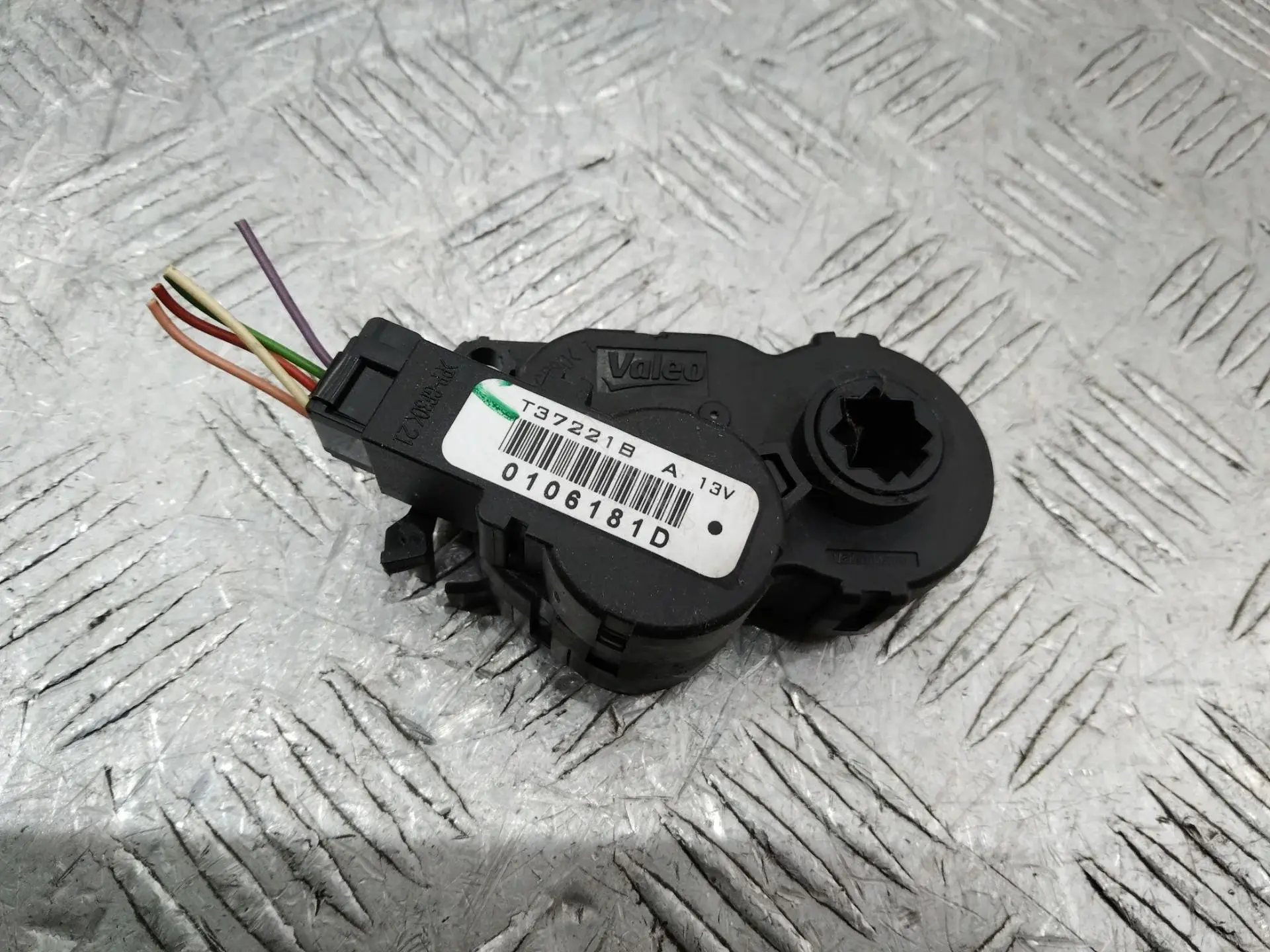 Мотор заслонки печки T37221BA