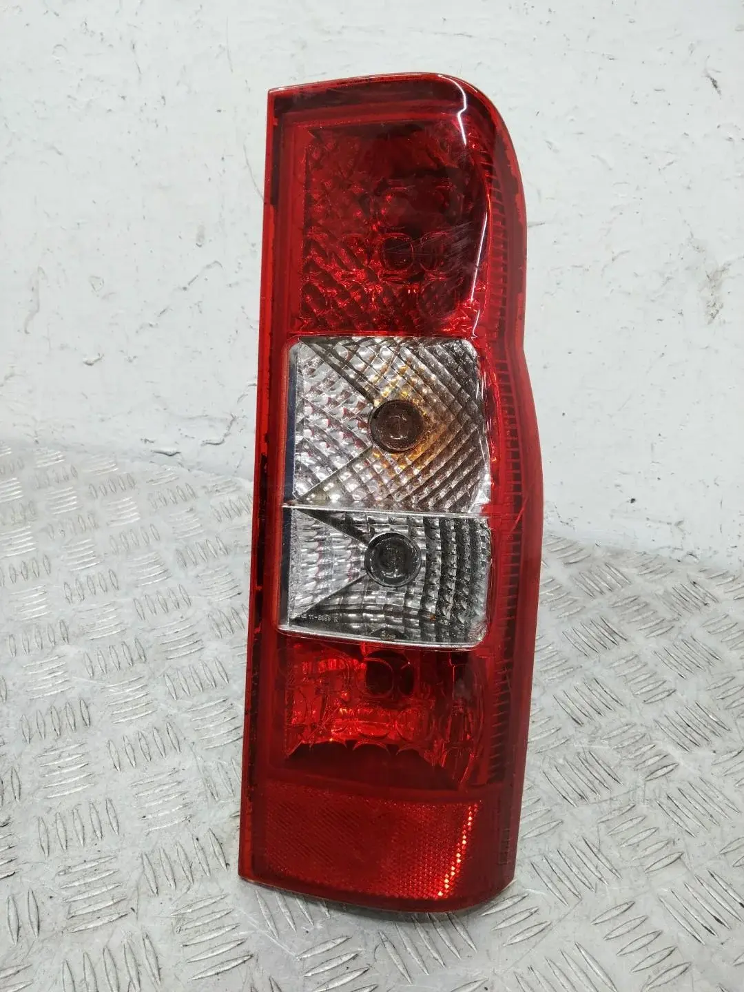 Задние фонари 6C11A041B