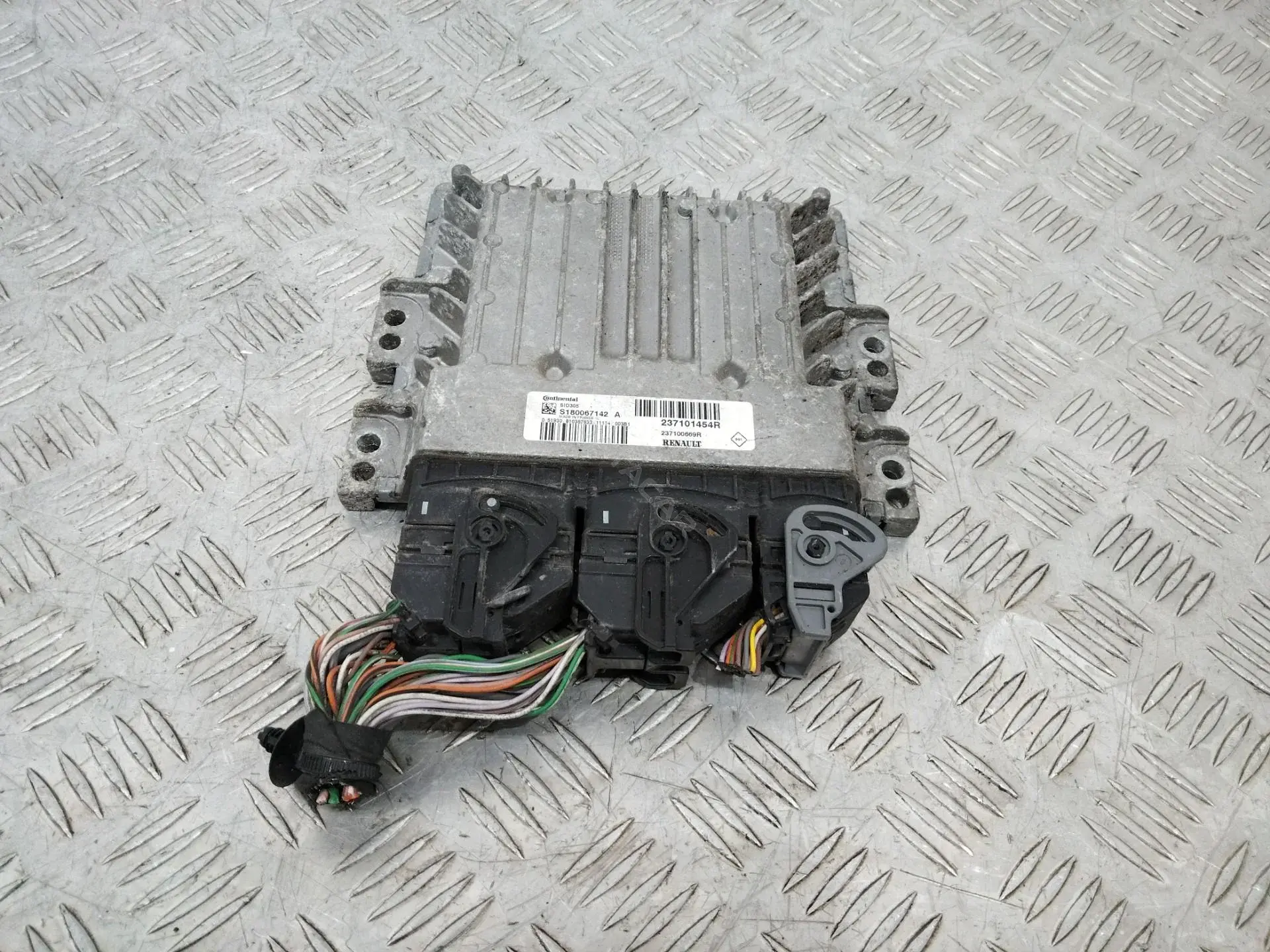 Блок управления двигателем 237100669R, 237101495R