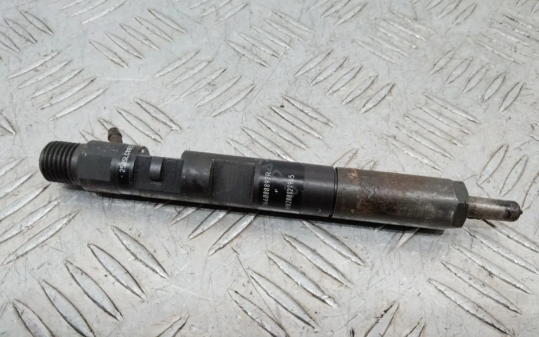 Форсунки 166000897R, 8200827965
