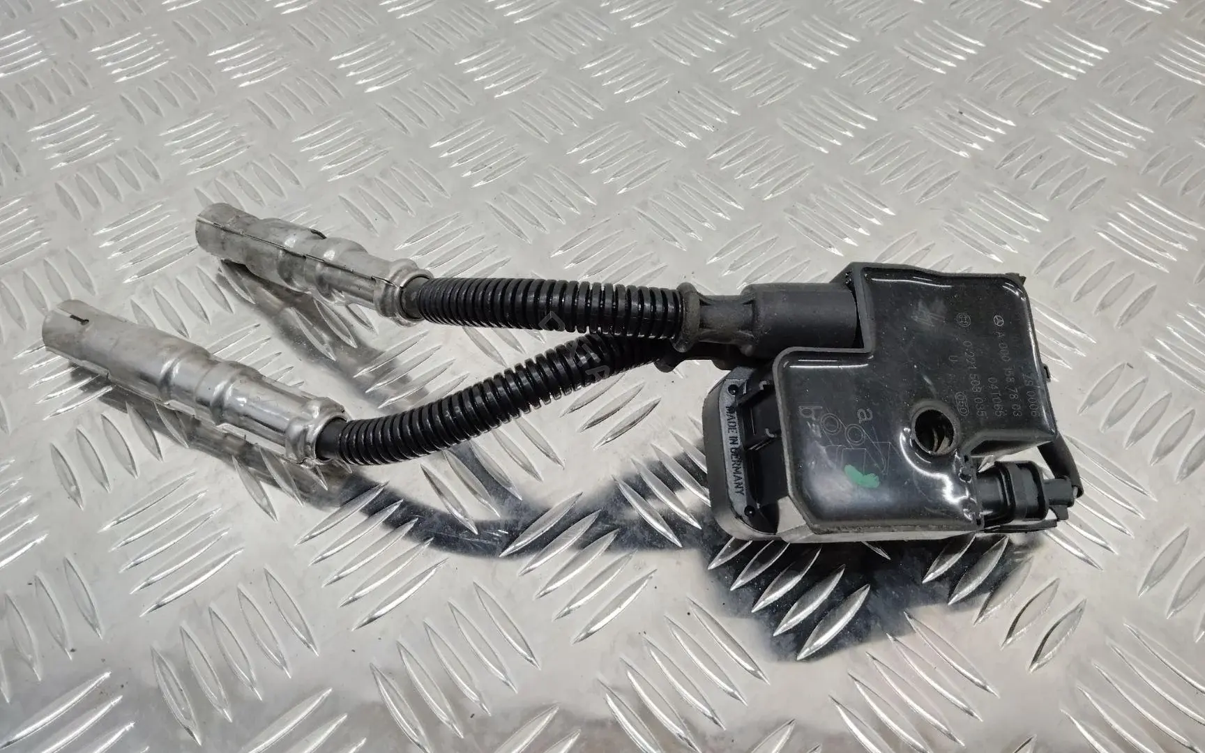 Катушка зажигания A0001587803