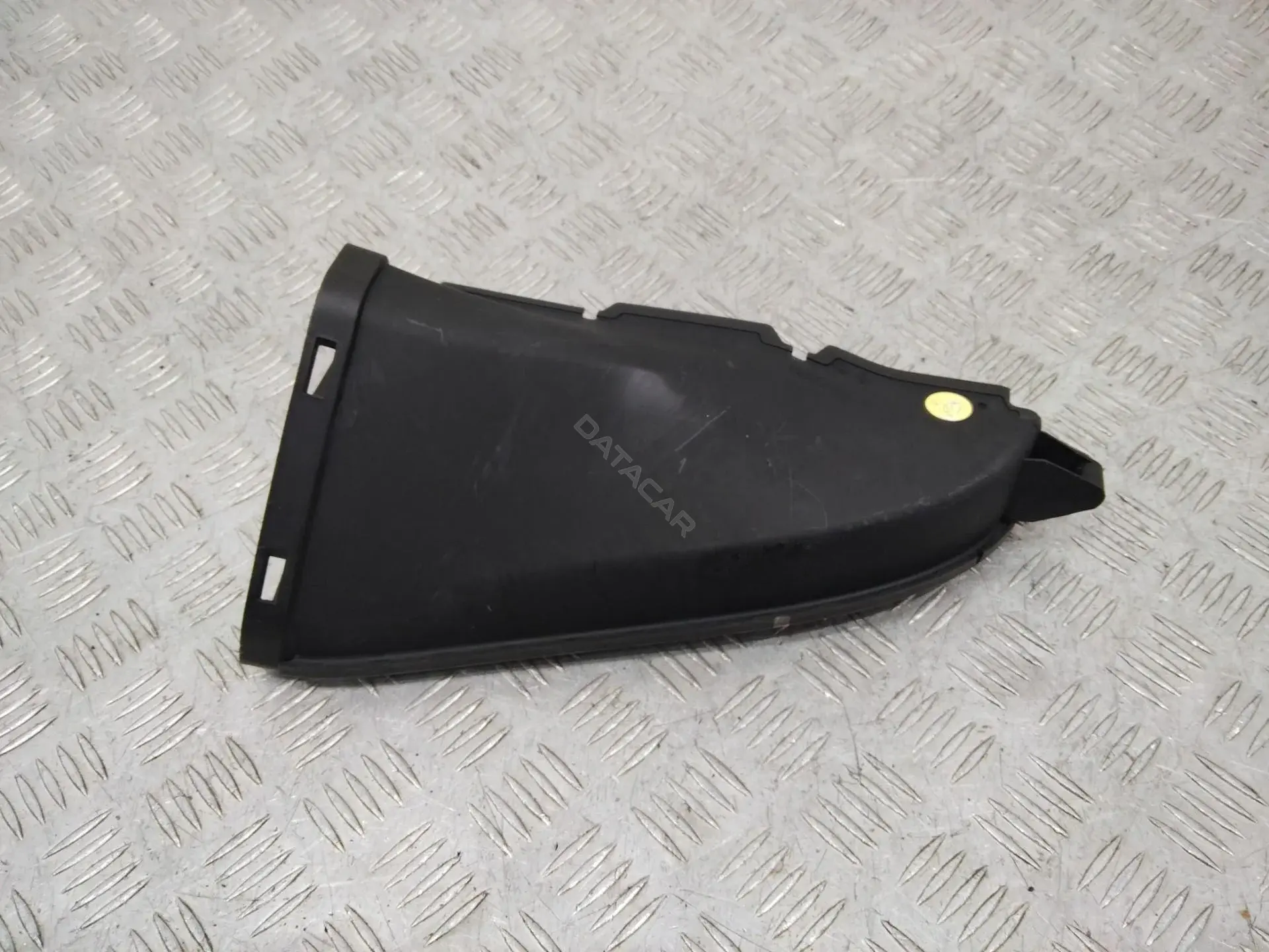 Воздухозаборник 4G0129624D