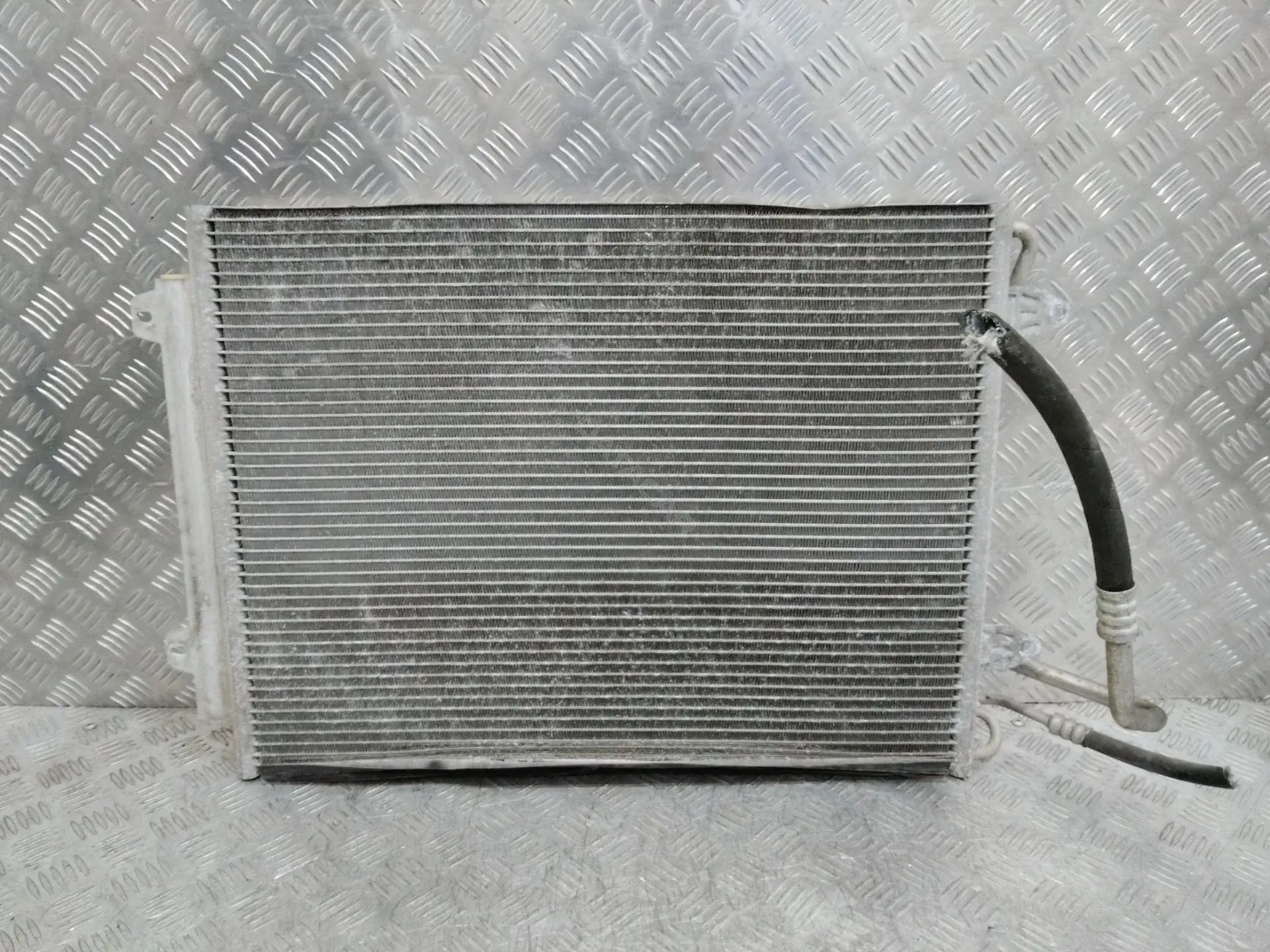 Радиатор кондиционера 8FC351317